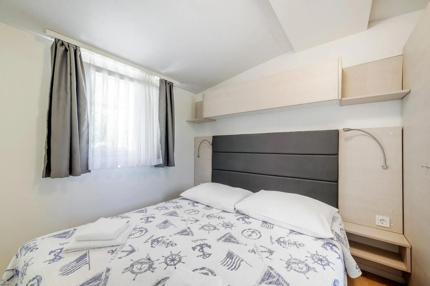 Bed in Mobile Homes Holiday Olive Garden