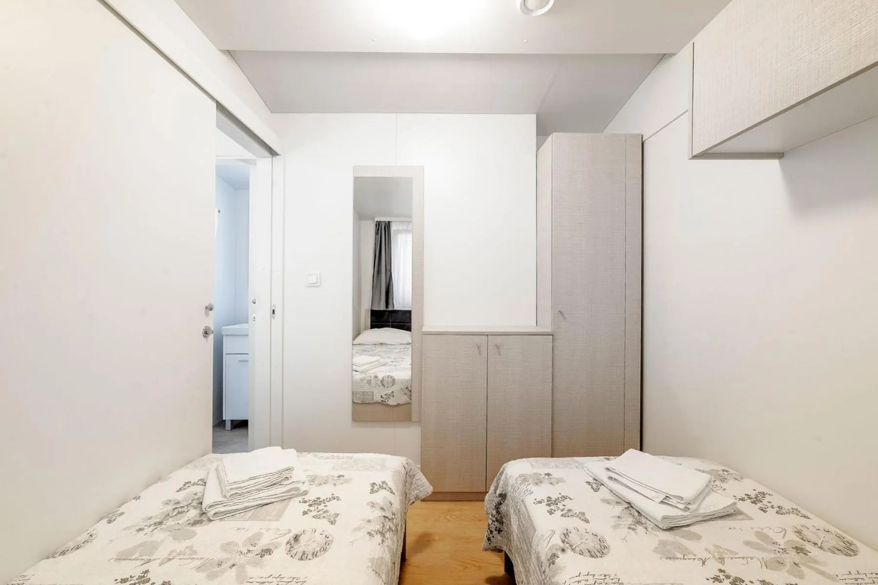 Bed in Mobile Homes Holiday Olive Garden