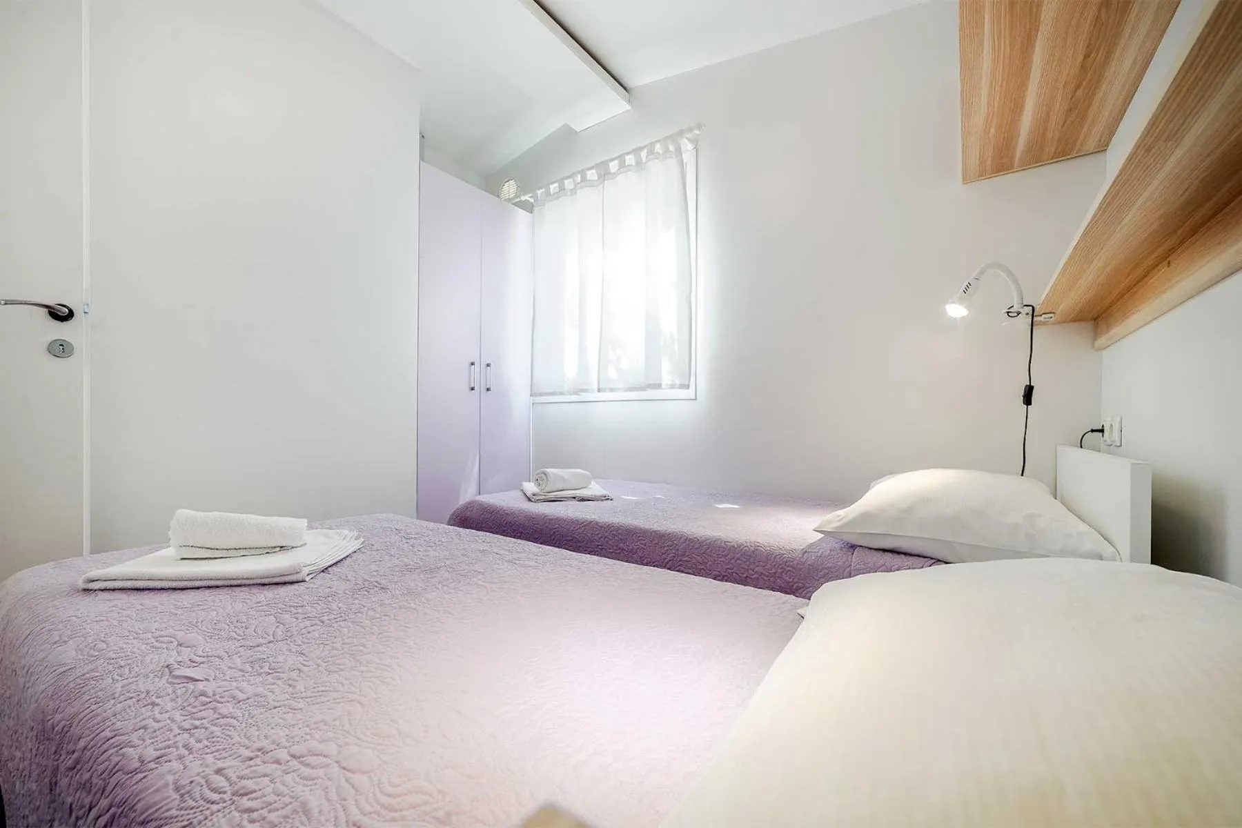 Bed in Mobile Homes Holiday Olive Garden