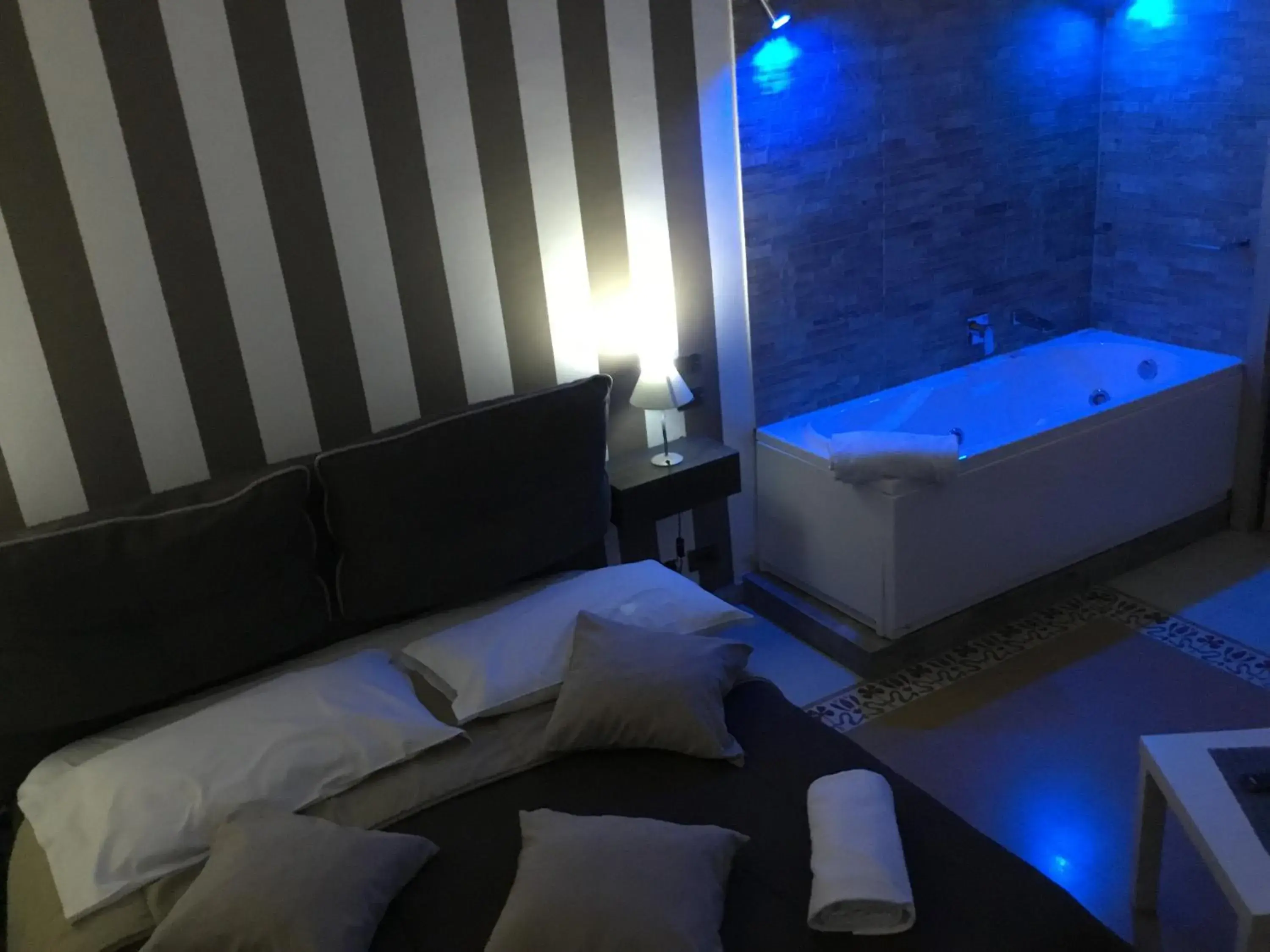Deluxe Suite with Jacuzzi - single occupancy in Alba Camere Deluxe Suite with Jacuzzi - single occupancy in Alba Camere