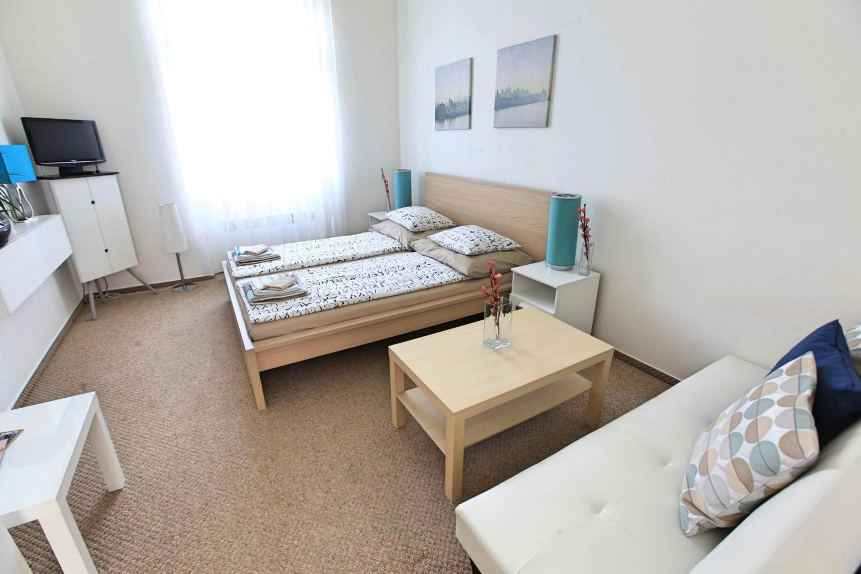 Bedroom, Bed in Angel City Aparthotel