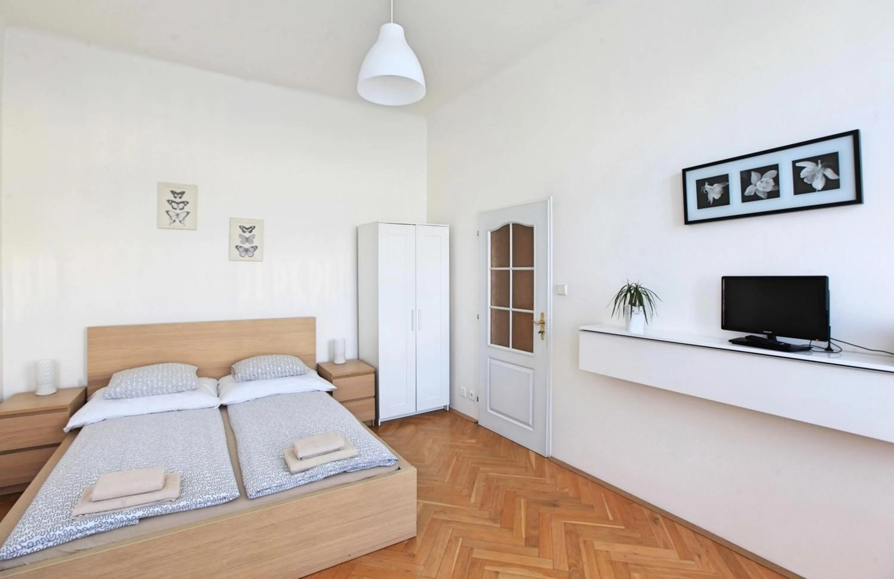 TV and multimedia, Bed in Angel City Aparthotel