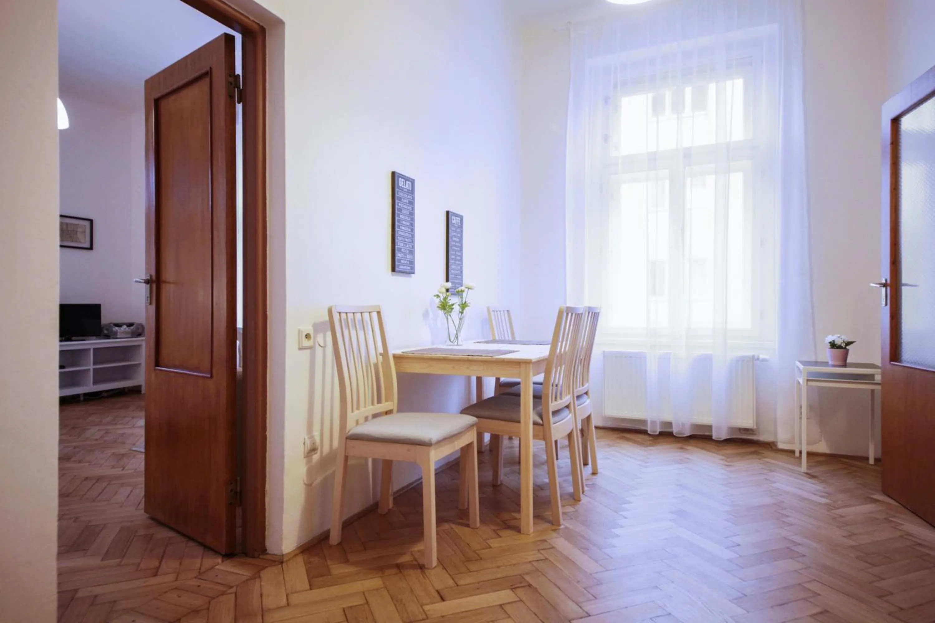 Angel City Aparthotel