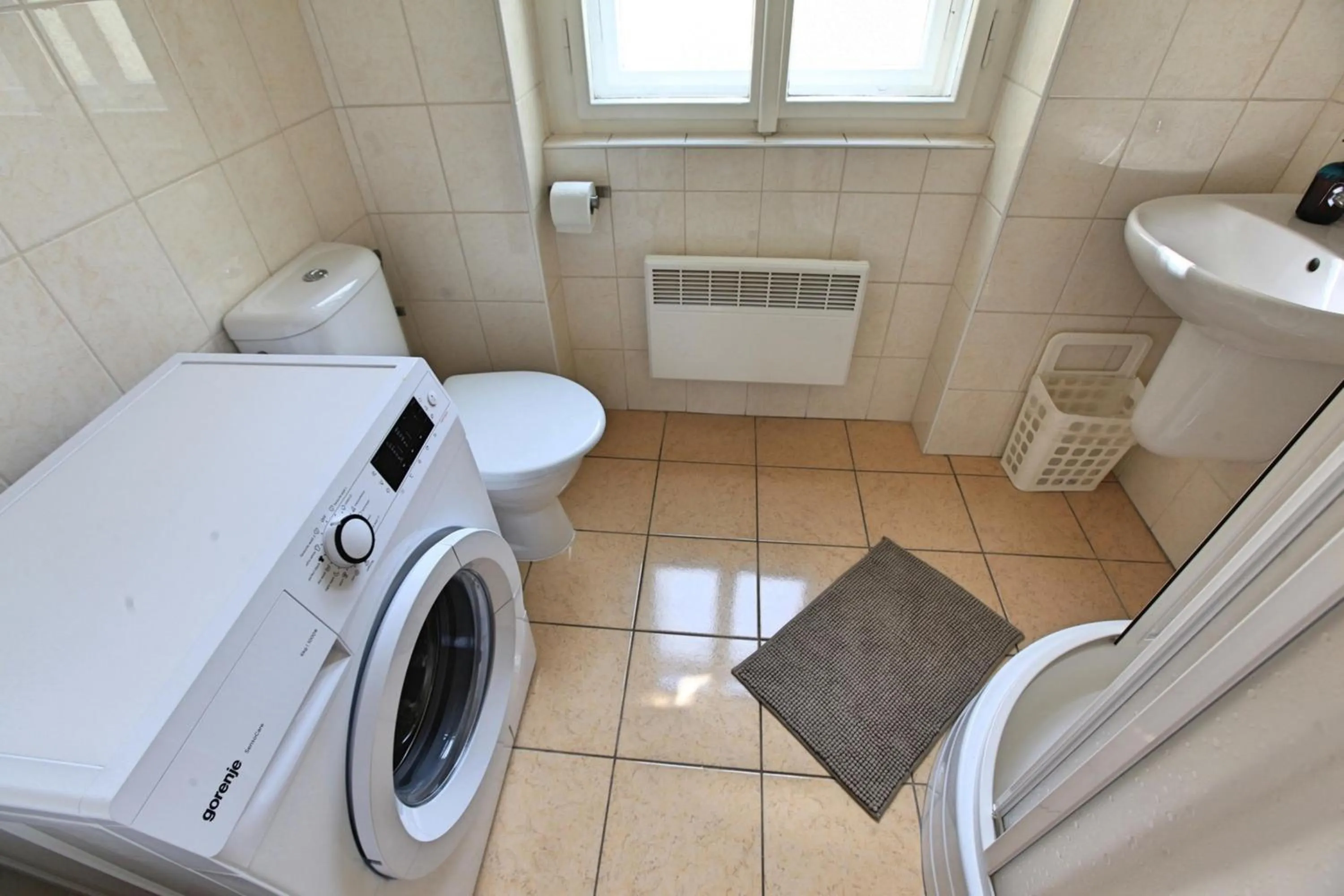 Toilet in Angel City Aparthotel