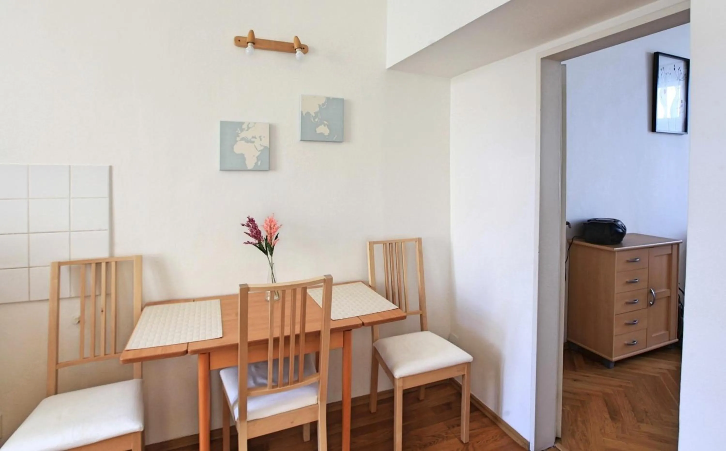 Dining area in Angel City Aparthotel