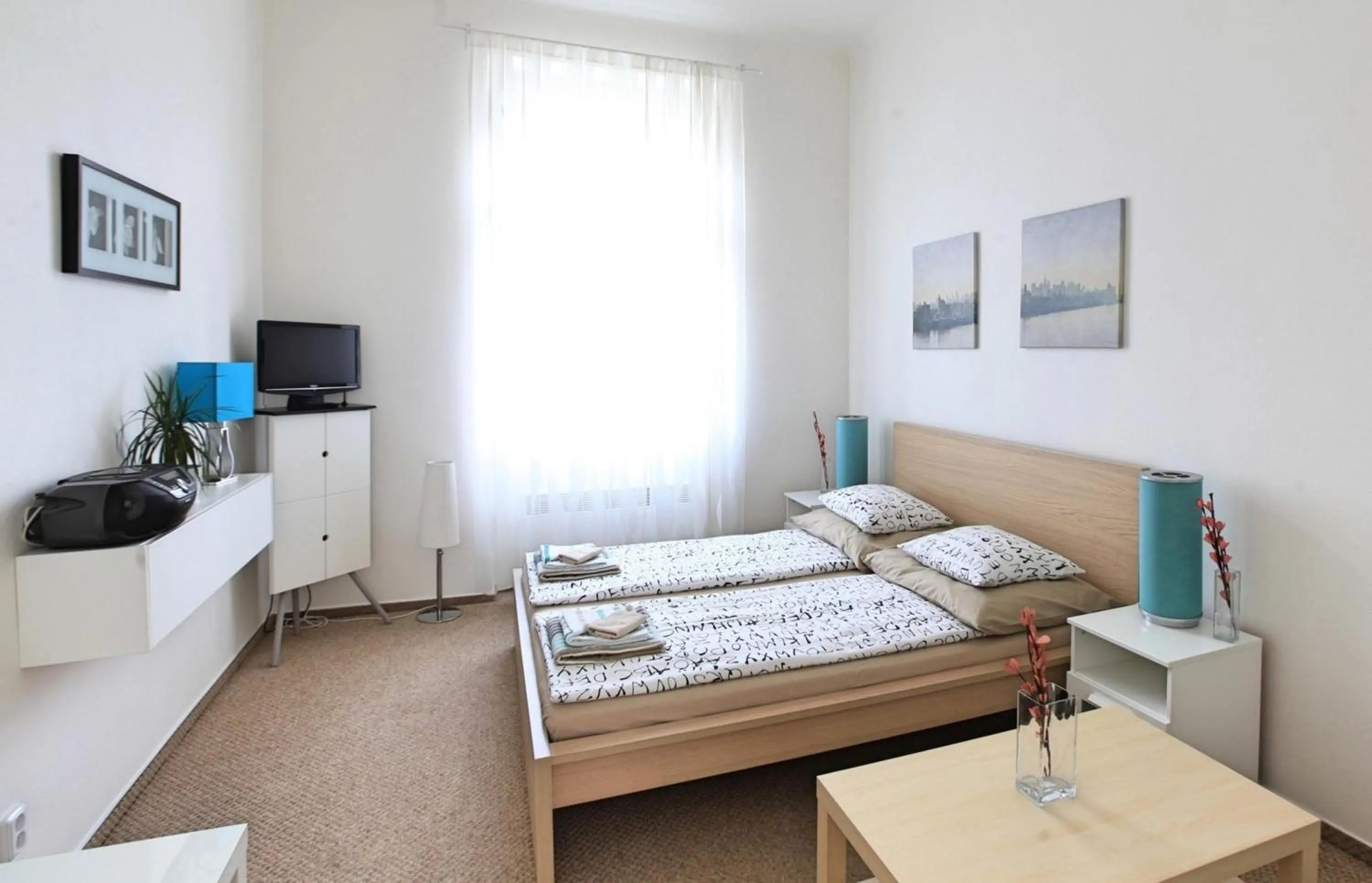 Bedroom, Bed in Angel City Aparthotel