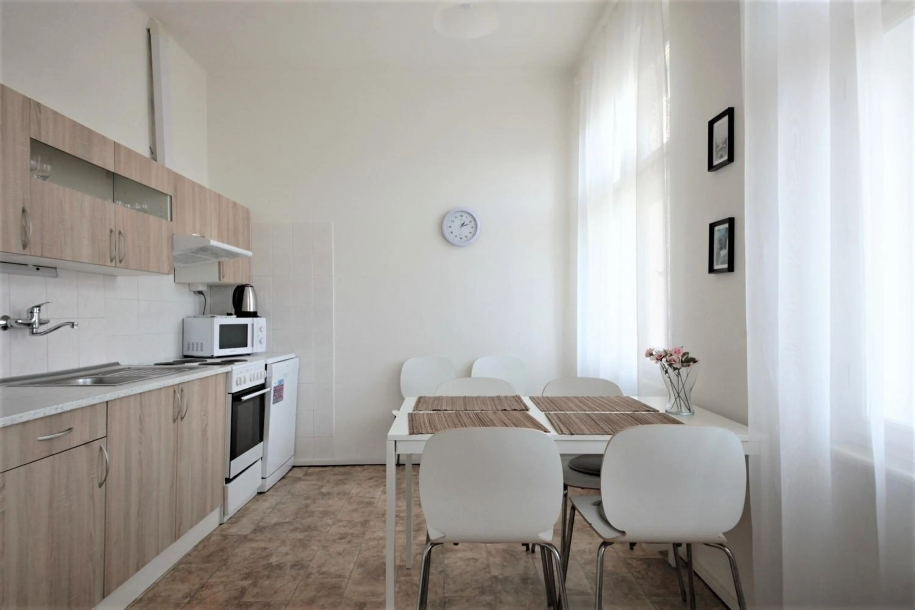 Angel City Aparthotel