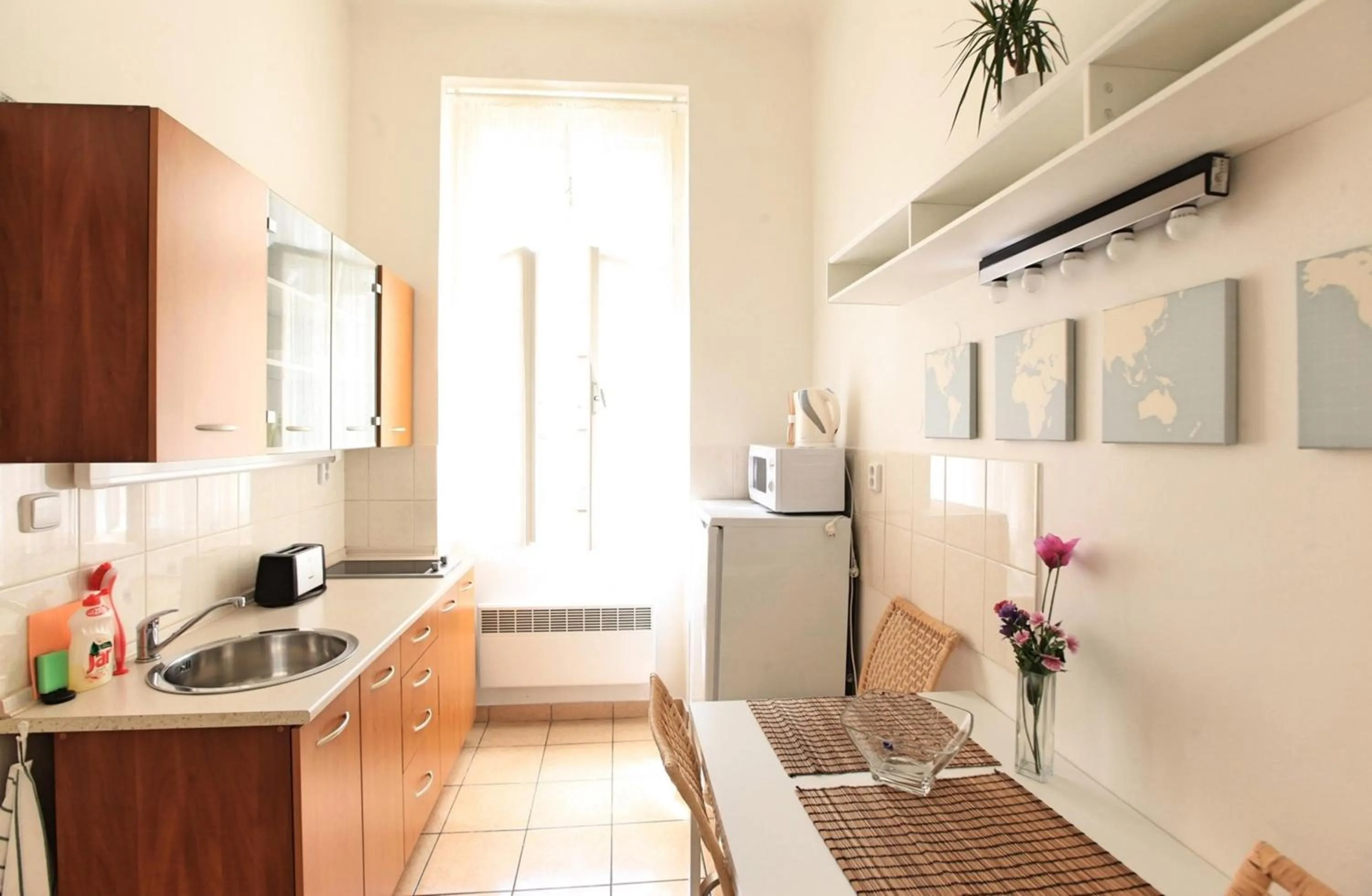 Kitchen or kitchenette in Angel City Aparthotel