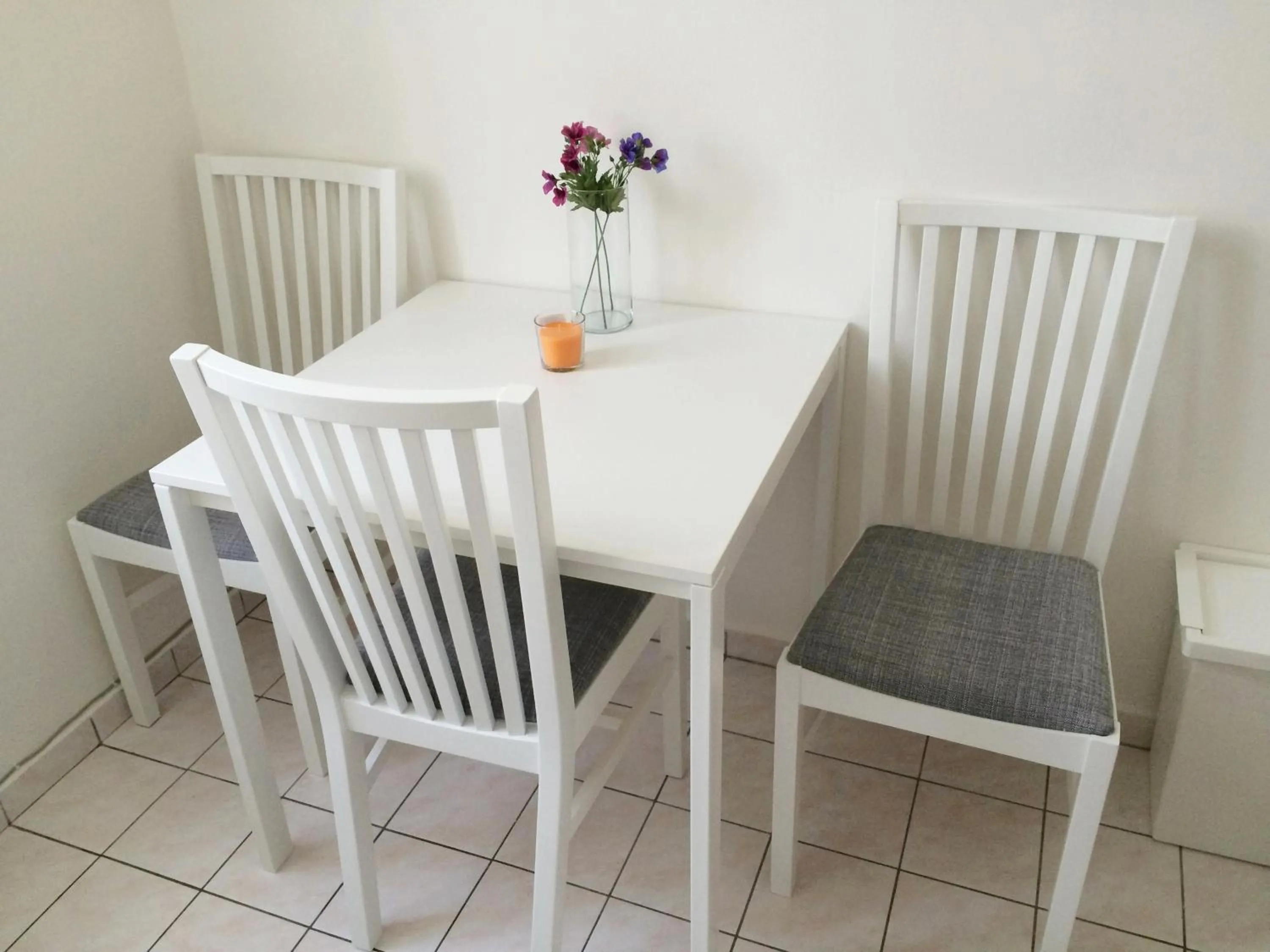 Dining area in Angel City Aparthotel