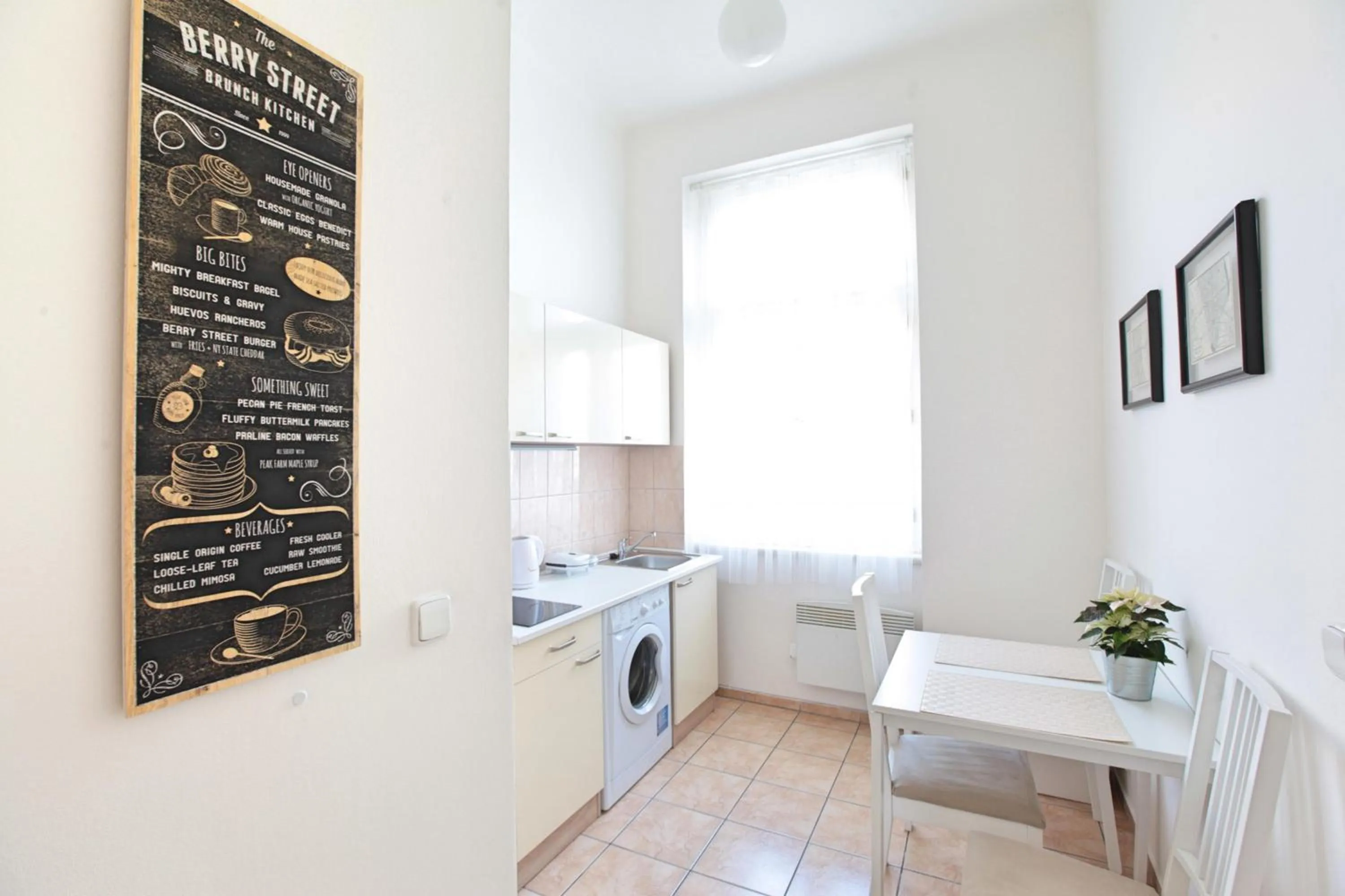 Kitchen or kitchenette in Angel City Aparthotel