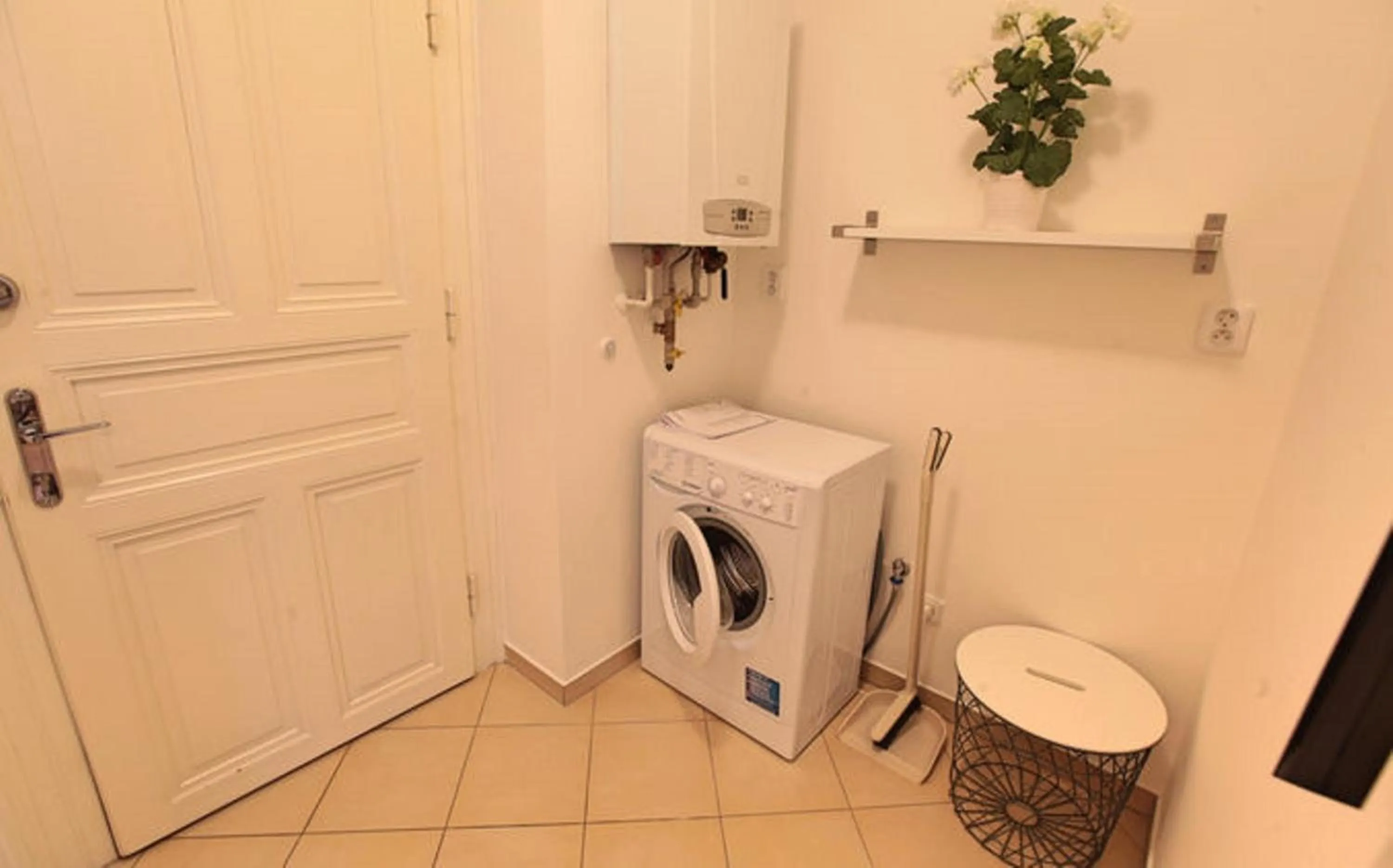 Angel City Aparthotel