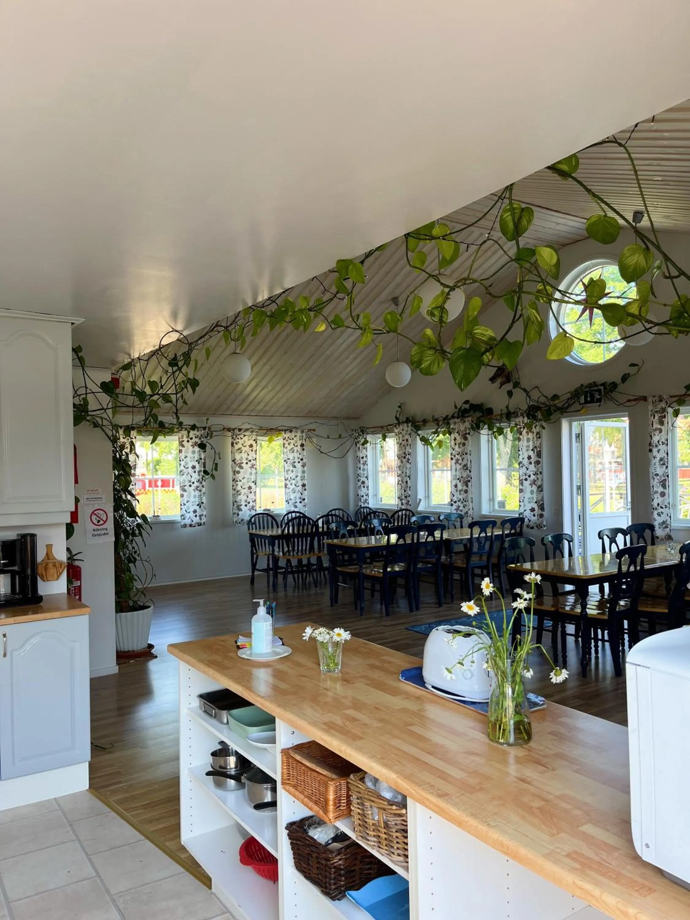 Communal kitchen in Trosa Vandrarhem