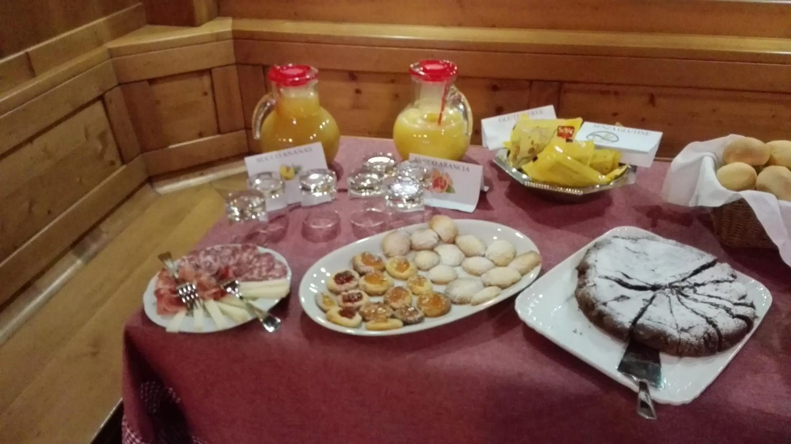 Buffet breakfast in B&B Augusto