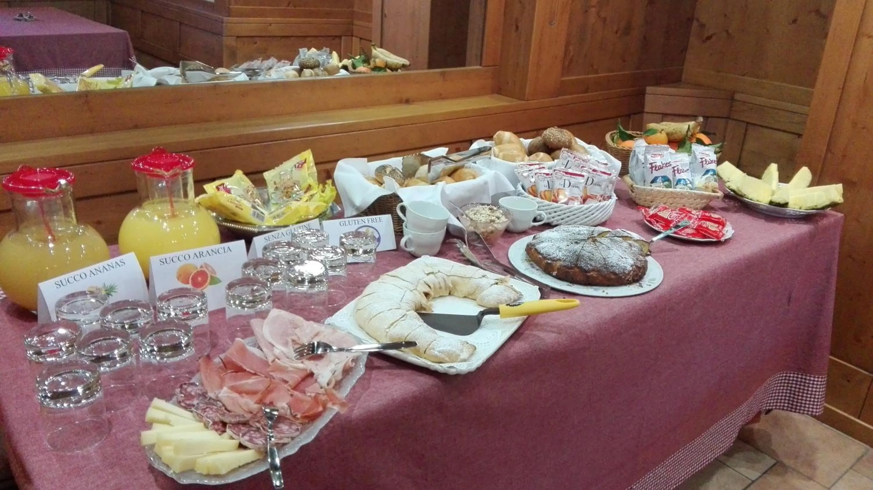 Buffet breakfast in B&B Augusto