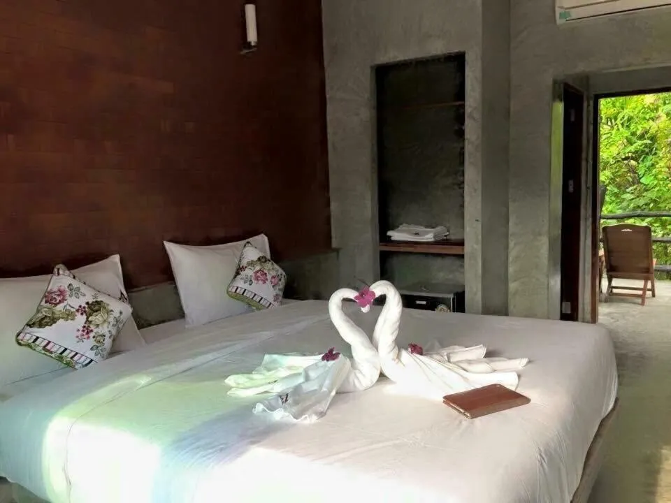 Bed in Ruean Thai Nai Bang by PANSAK Resort
