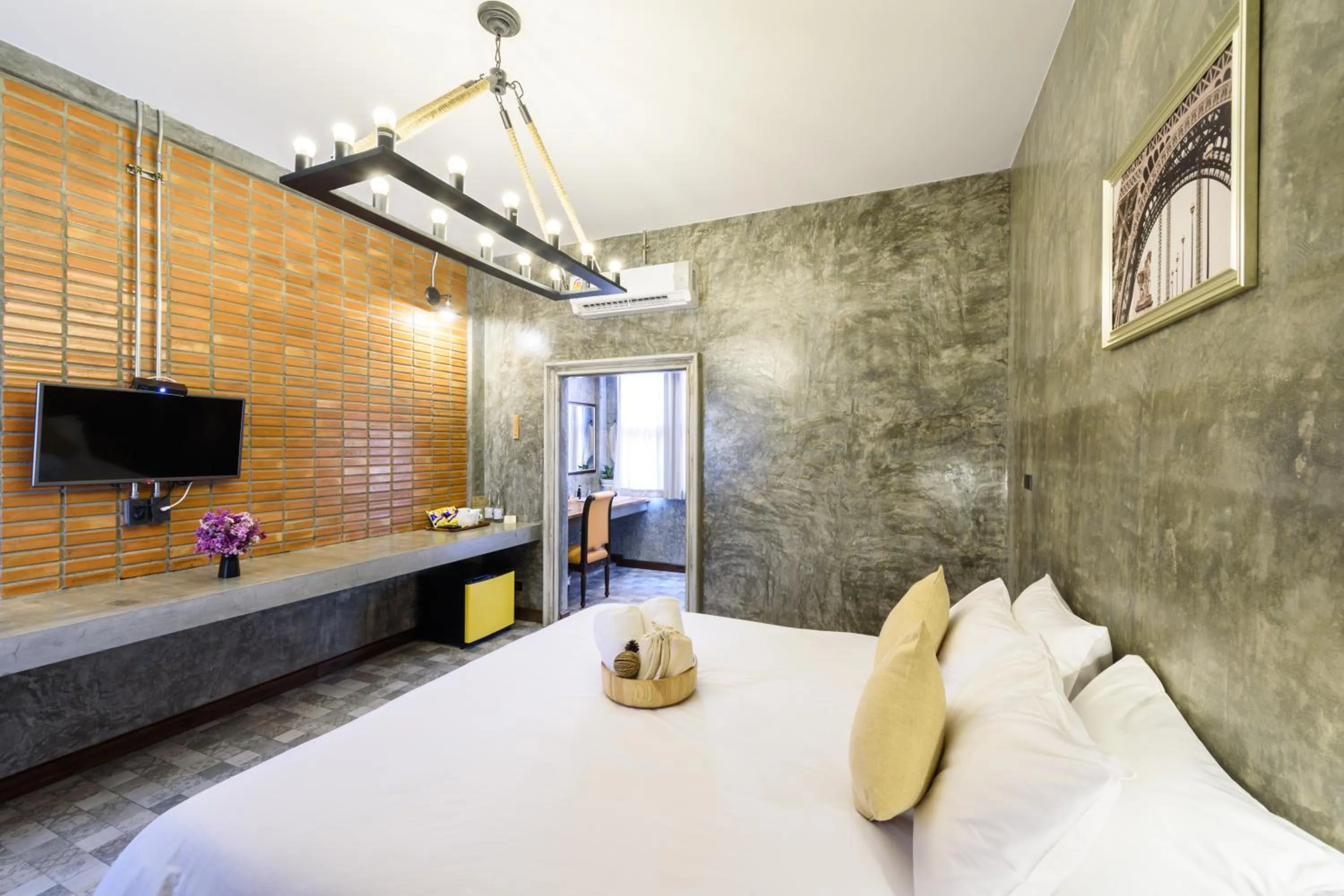 Photo of the whole room, Bed in The Wishes Hotel at Chiangmai