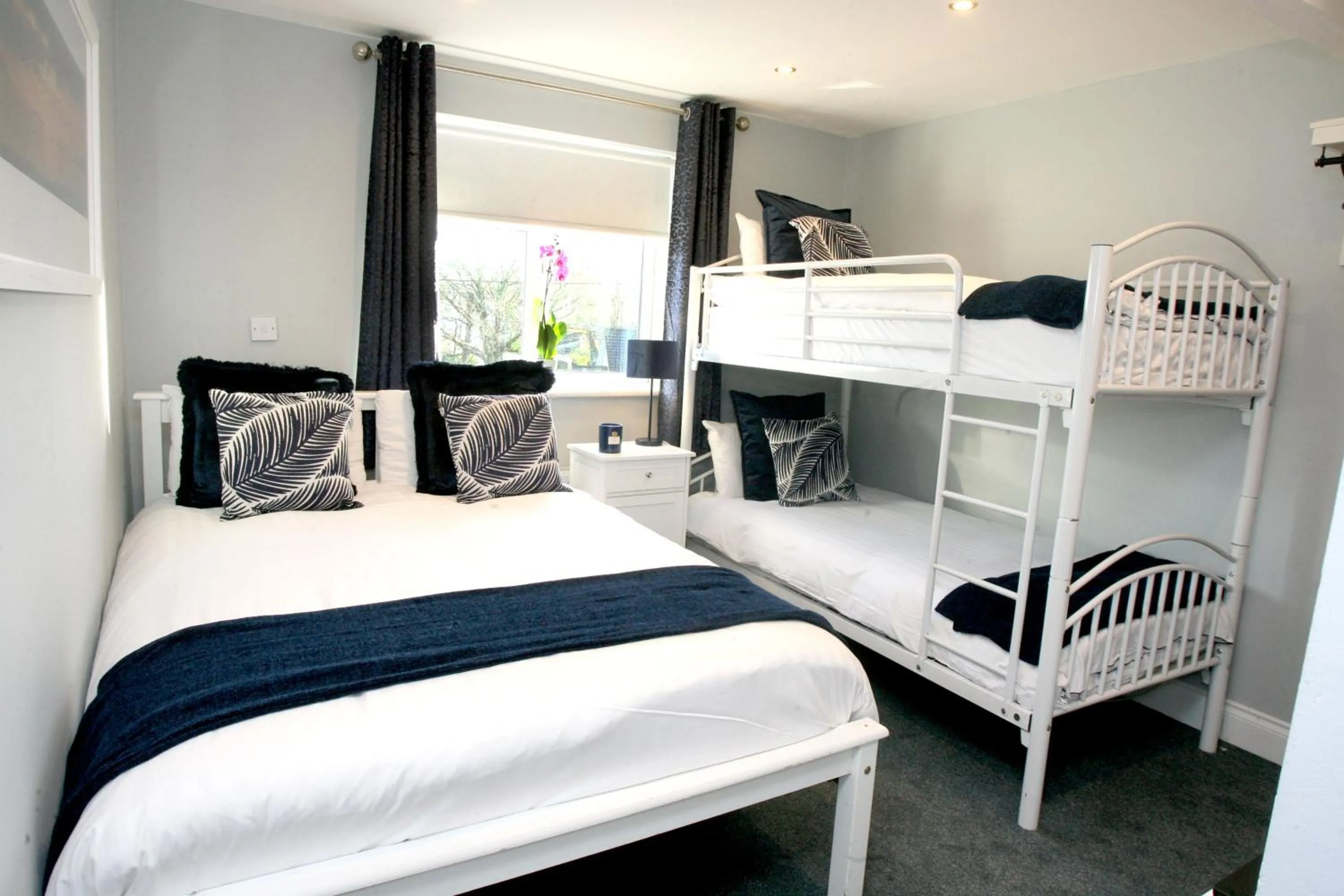 Bed in The Sliding Rock Inn