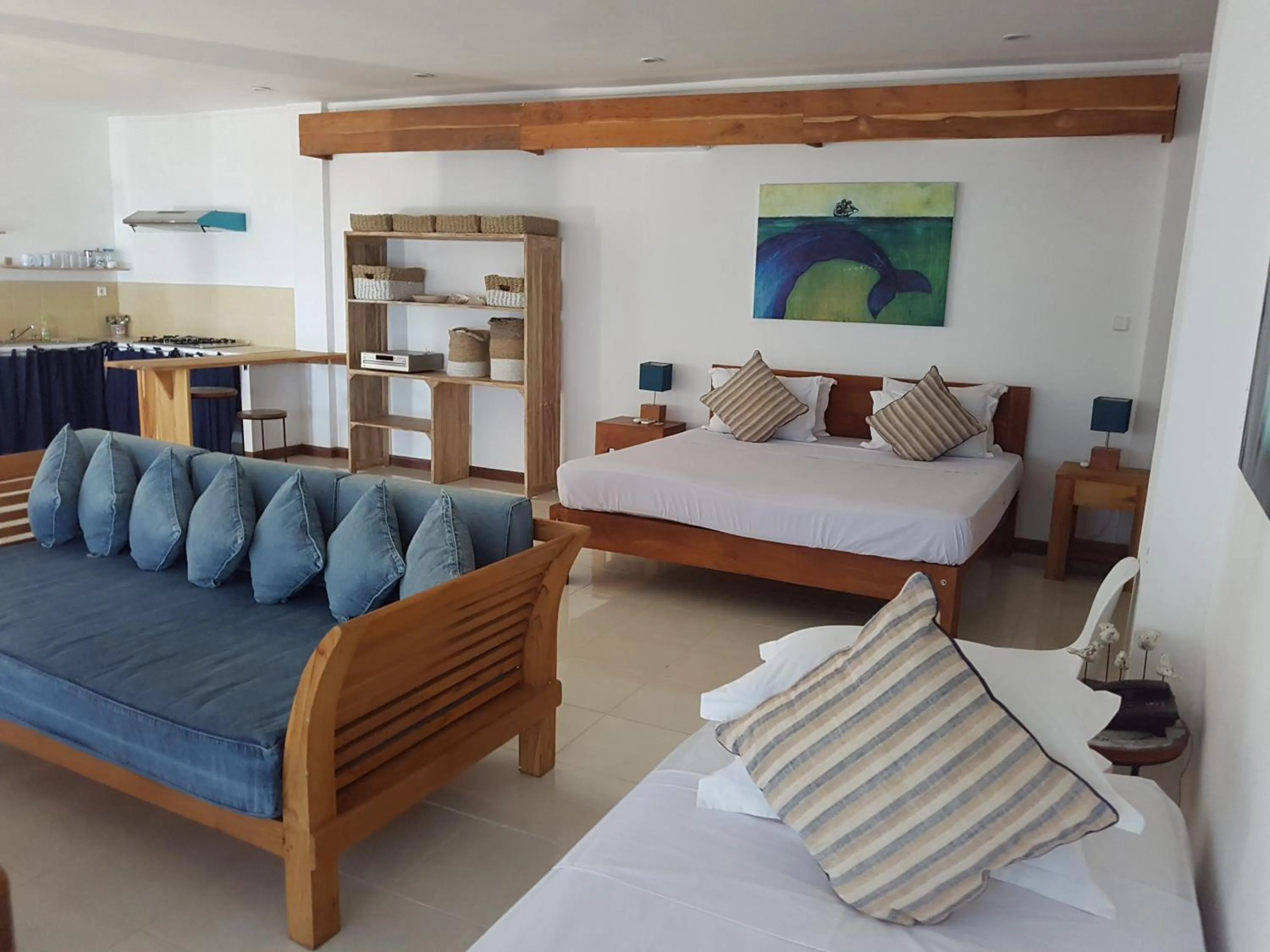 Photo of the whole room, Bed in Sunset Hill Hotel