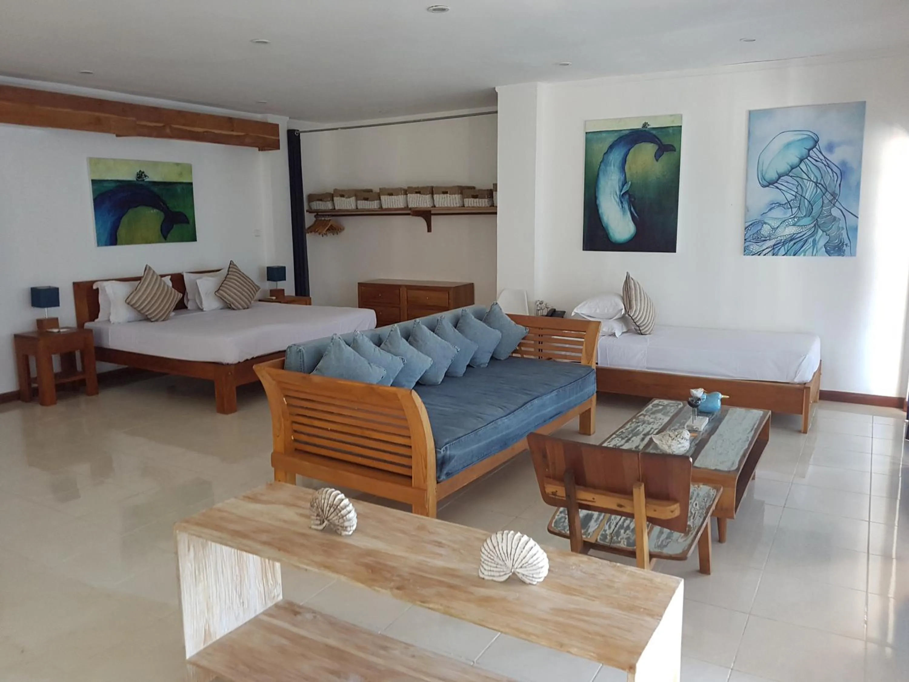 Photo of the whole room in Sunset Hill Hotel