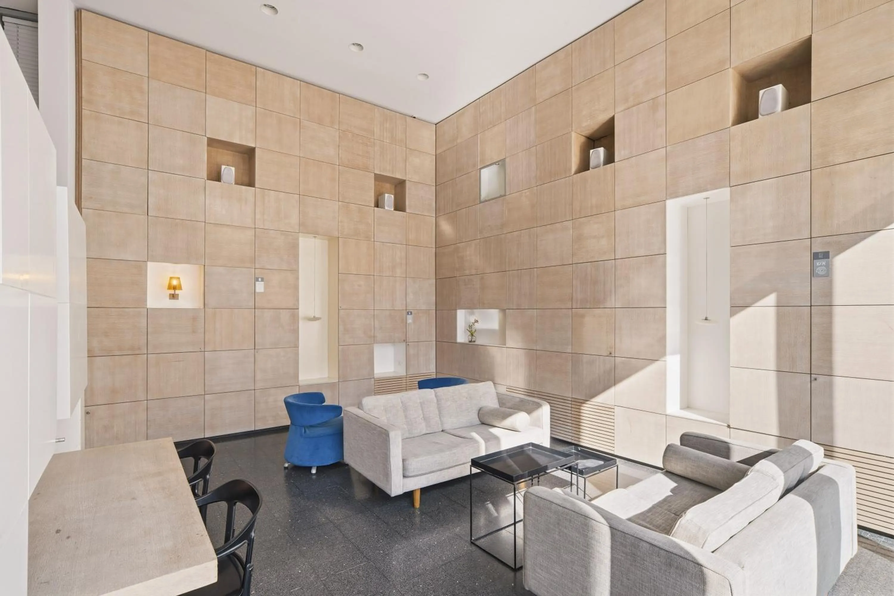 Lobby or reception in Chic & Quiet Apartments in City Center by FeelHome