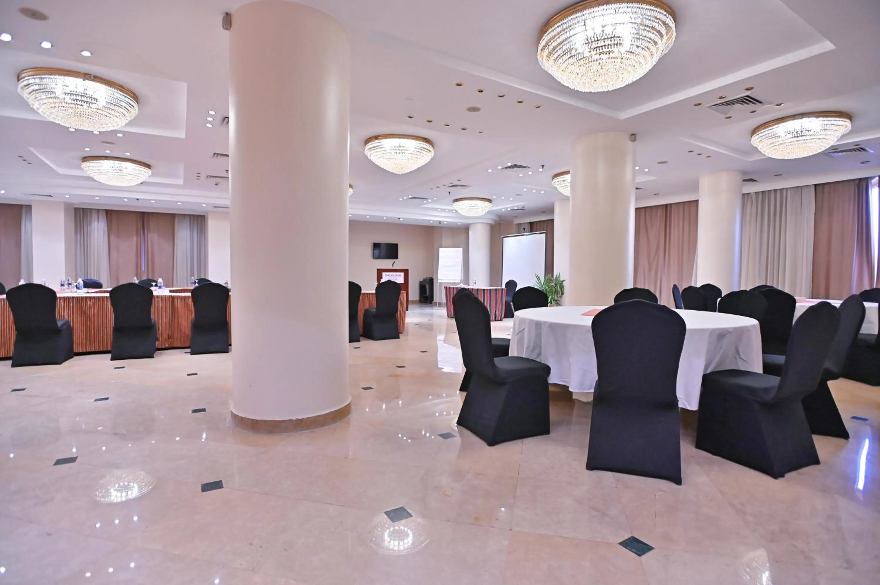 Meeting/conference room in Swiss Inn Nile Hotel