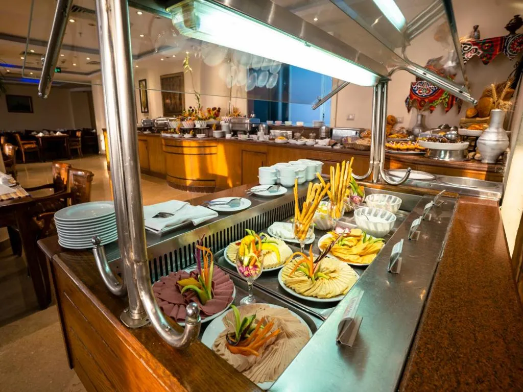 Restaurant/places to eat in Swiss Inn Nile Hotel