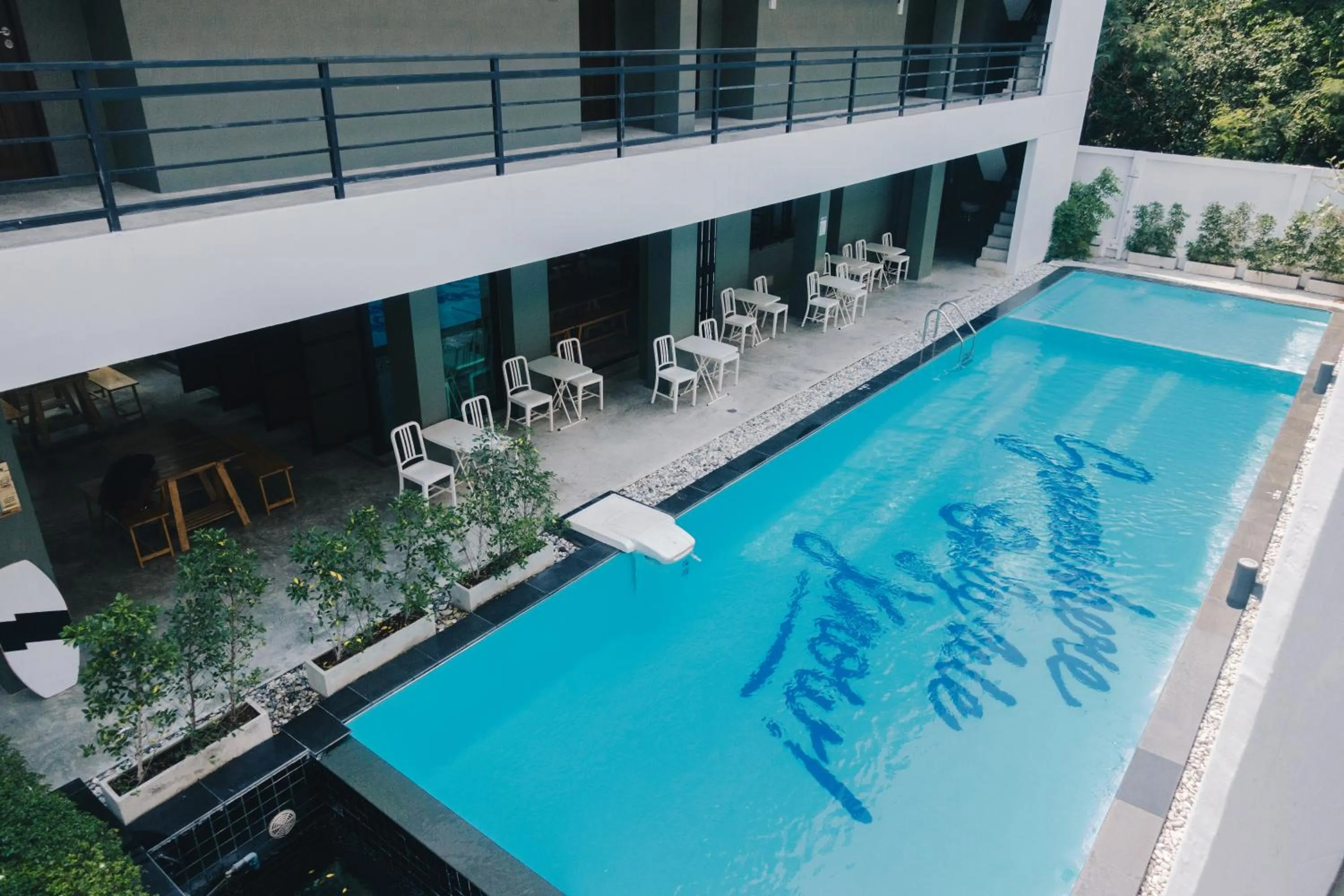 Swimming pool in Bluemoon