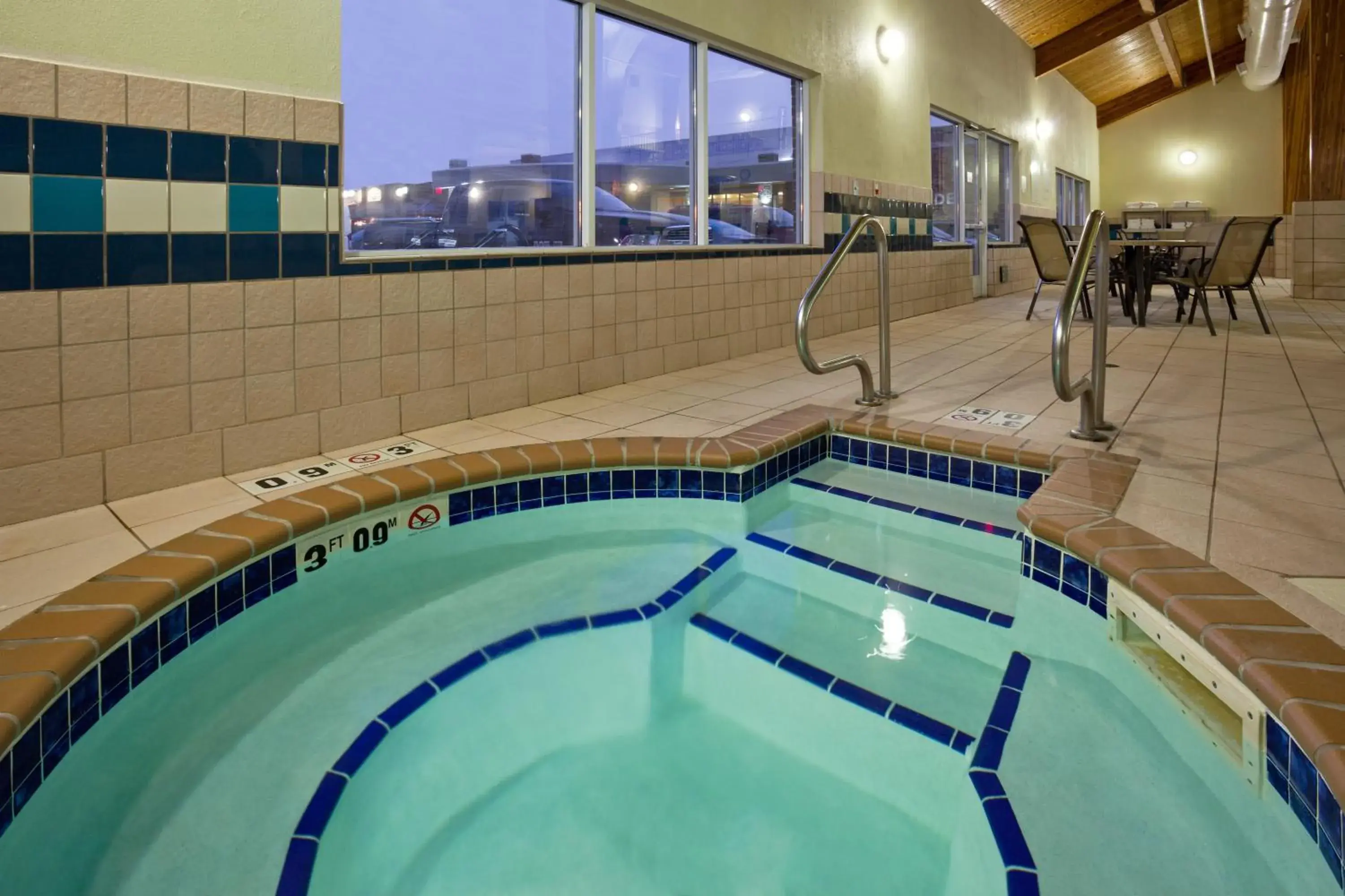 Swimming pool in Holiday Inn Express & Suites Aberdeen by IHG Swimming pool in Holiday Inn Express & Suites Aberdeen by IHG