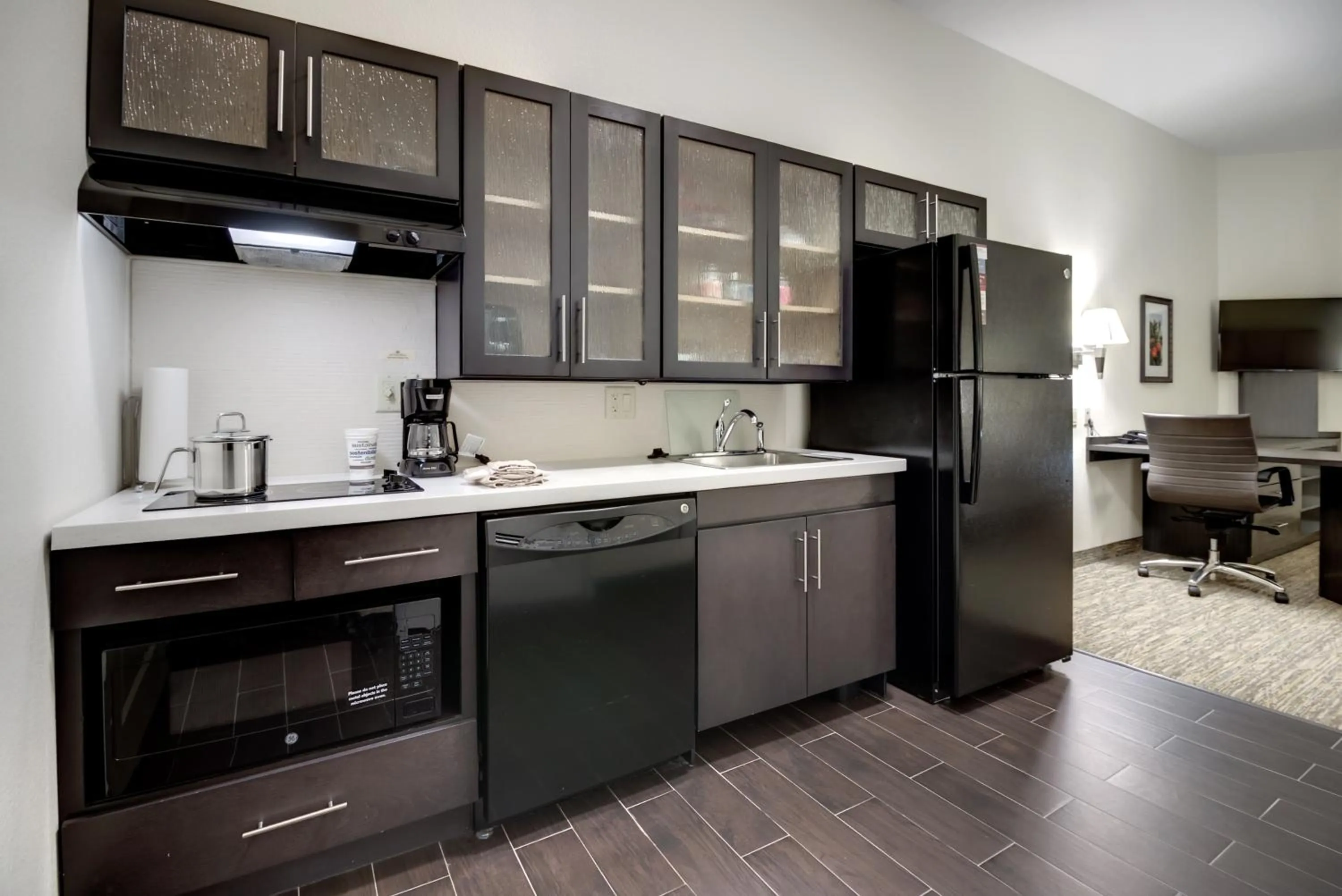 Kitchen or kitchenette in Candlewood Suites Waco by IHG