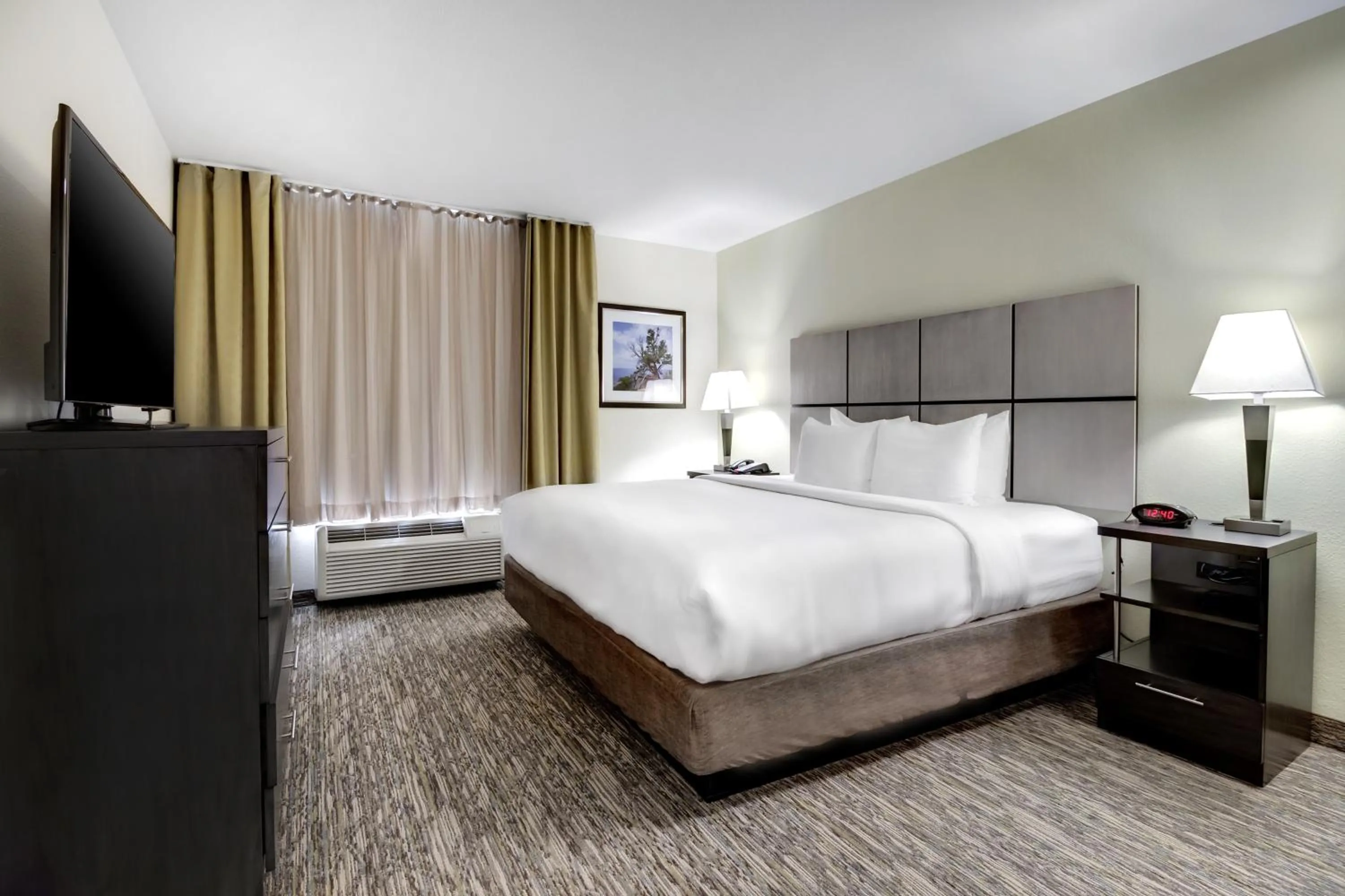 Bedroom, Bed in Candlewood Suites Waco by IHG
