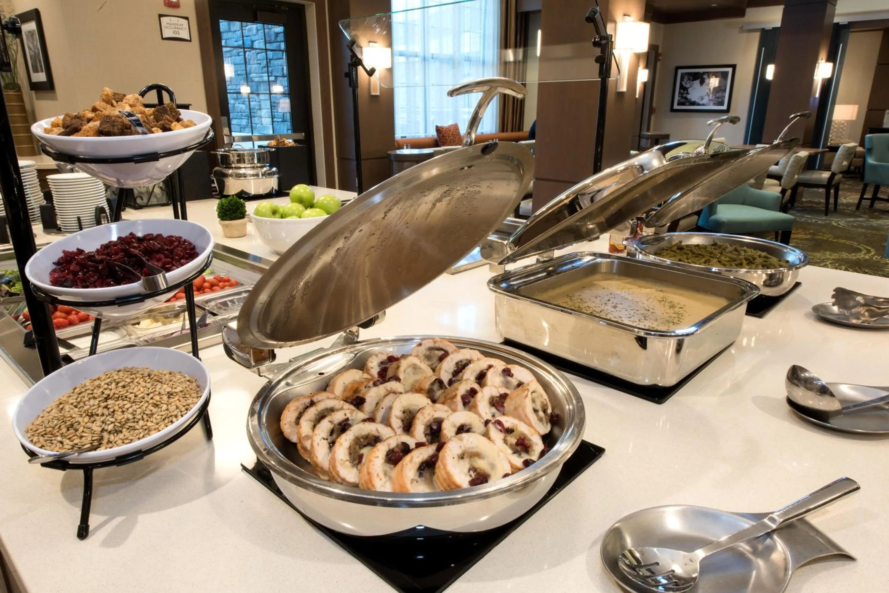 Restaurant/places to eat in Staybridge Suites Albany Wolf Rd-Colonie Center by IHG