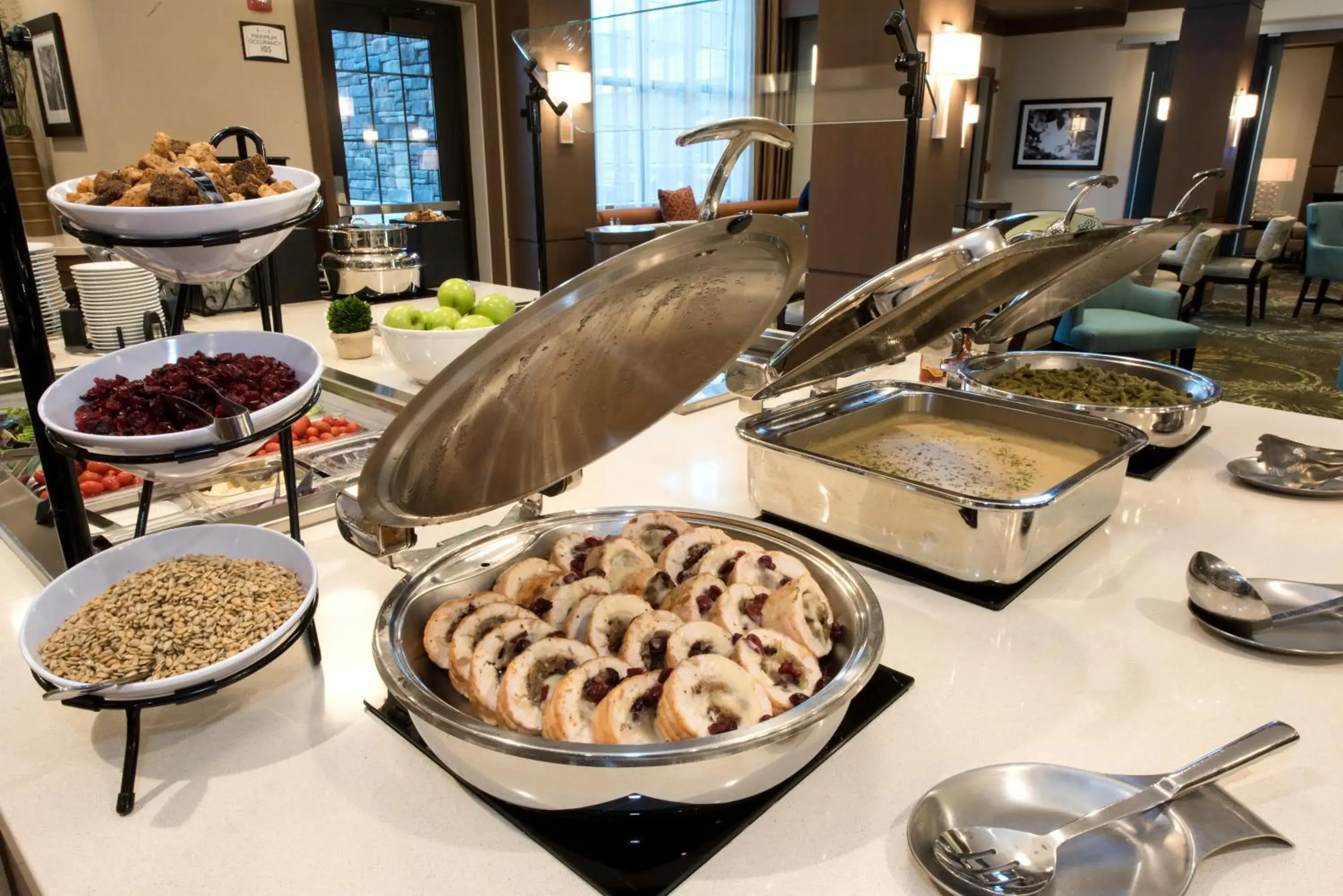 Restaurant/places to eat in Staybridge Suites Albany Wolf Rd-Colonie Center by IHG Restaurant/places to eat in Staybridge Suites Albany Wolf Rd-Colonie Center by IHG