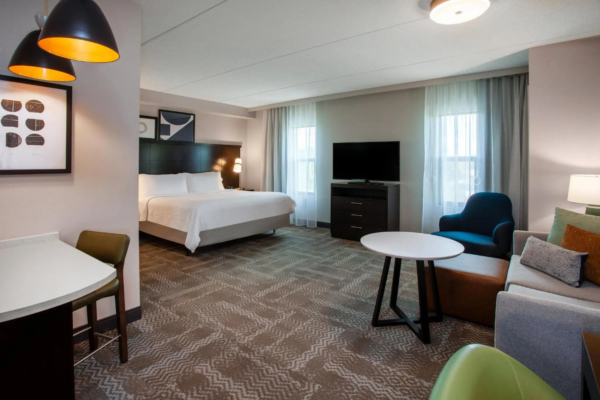 Photo of the whole room, Bed in Staybridge Suites Albany Wolf Rd-Colonie Center by IHG