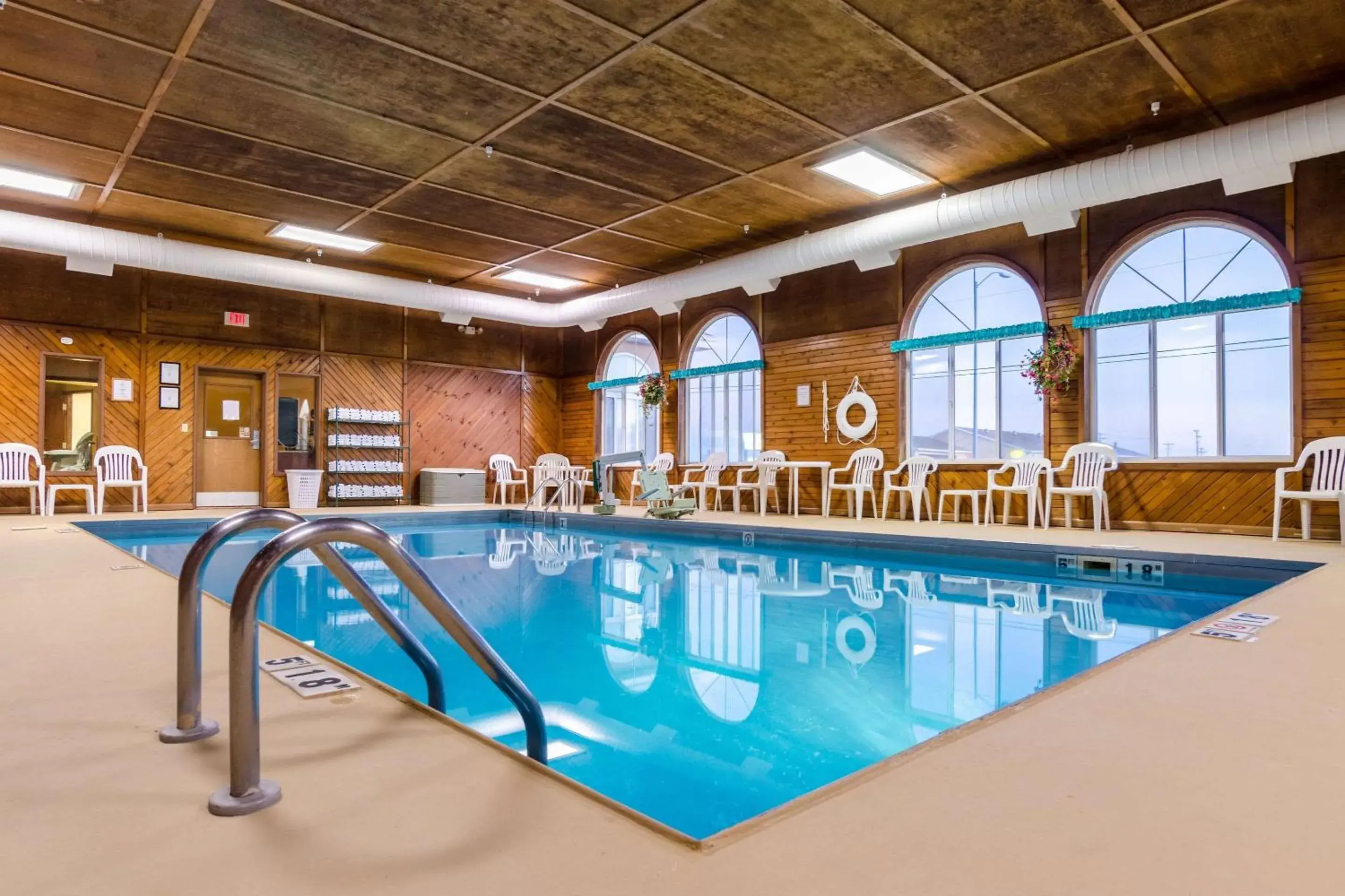 Pool view in Quality Inn Alliance Pool view in Quality Inn Alliance