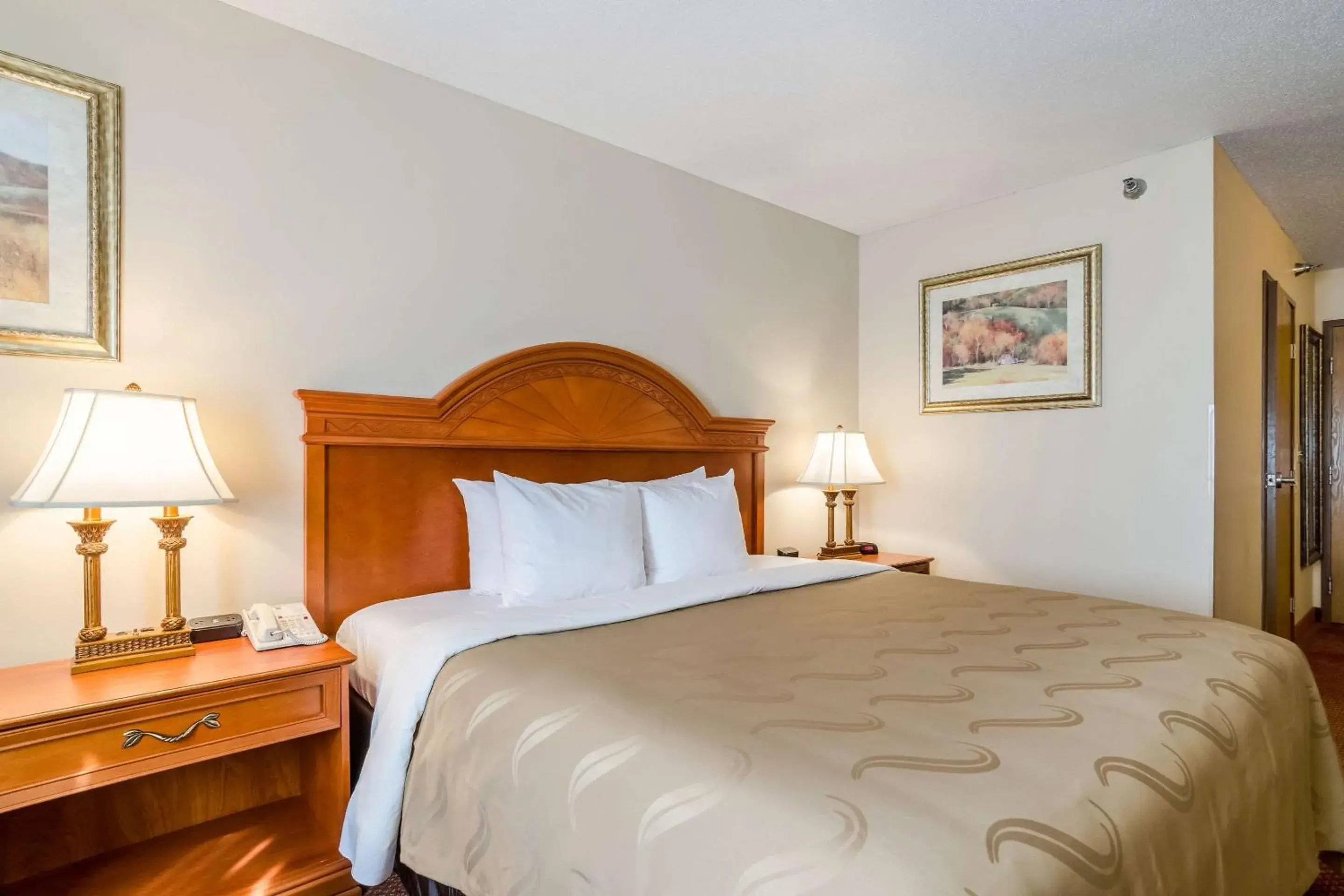 Bedroom, Bed in Quality Inn Alliance Bedroom, Bed in Quality Inn Alliance