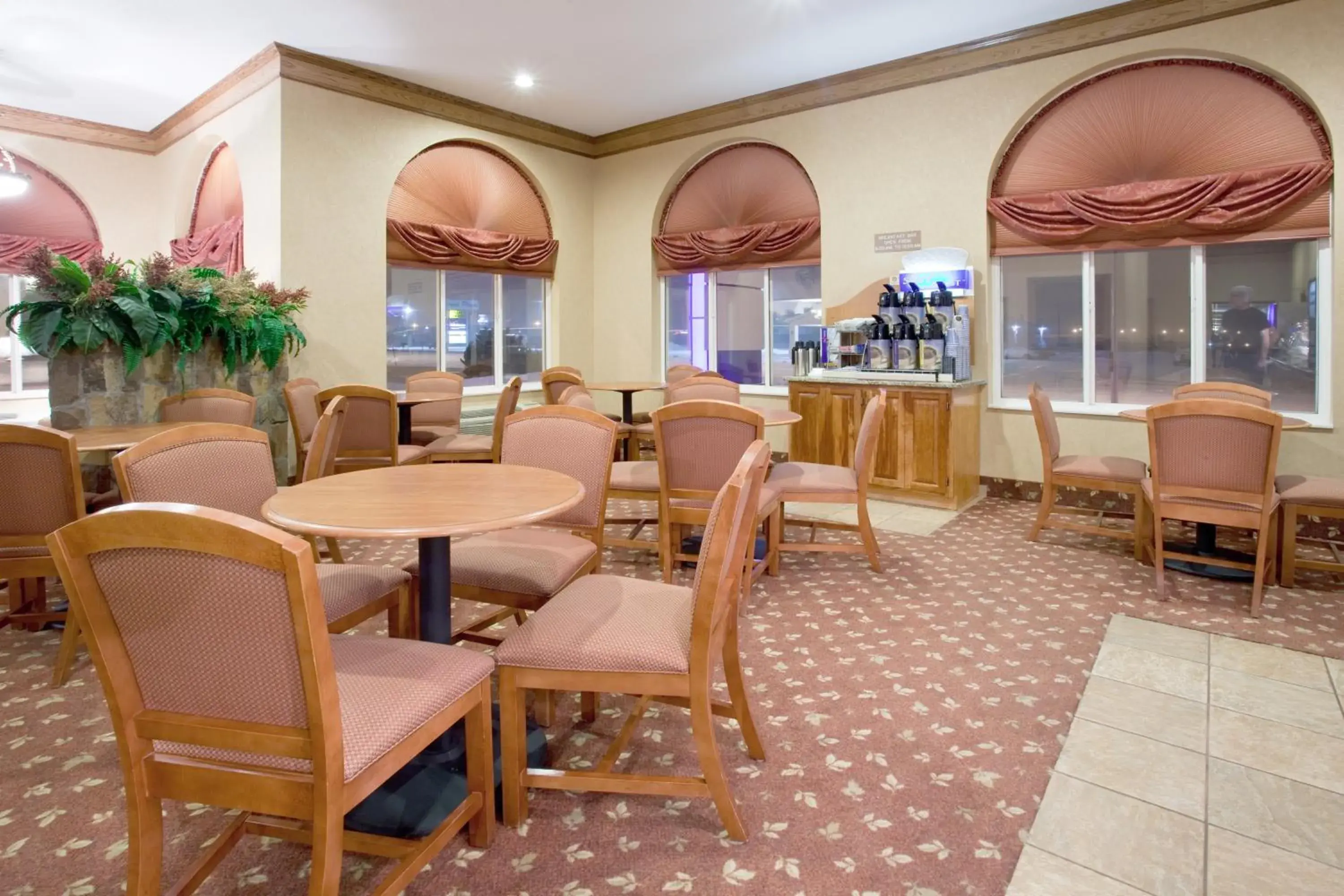 Restaurant/places to eat in Quality Inn Alliance Restaurant/places to eat in Quality Inn Alliance