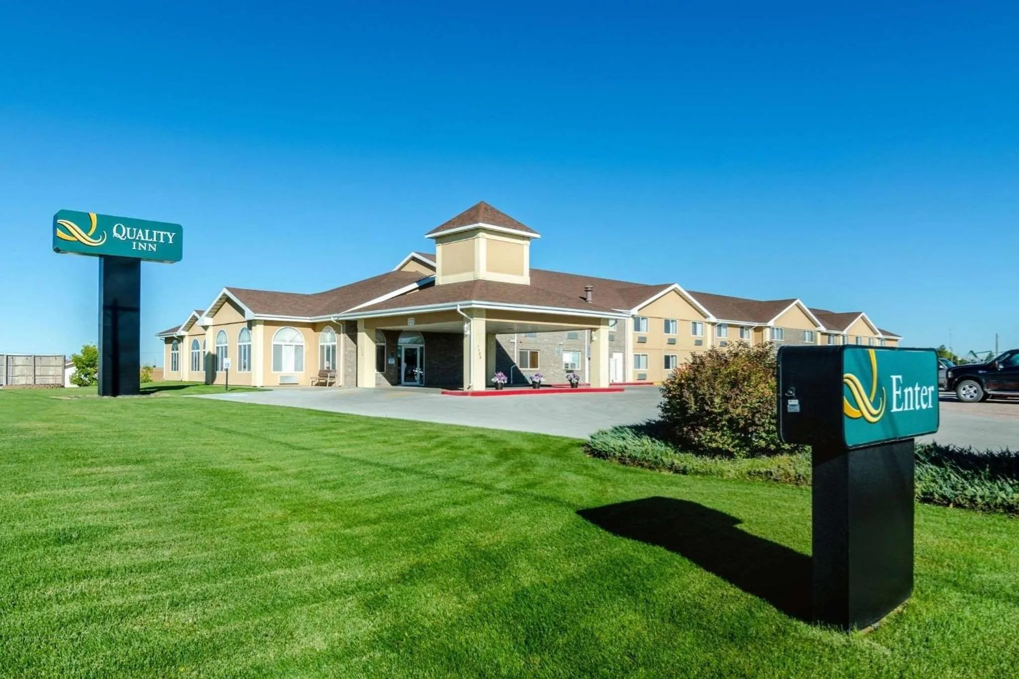 Property building in Quality Inn Alliance