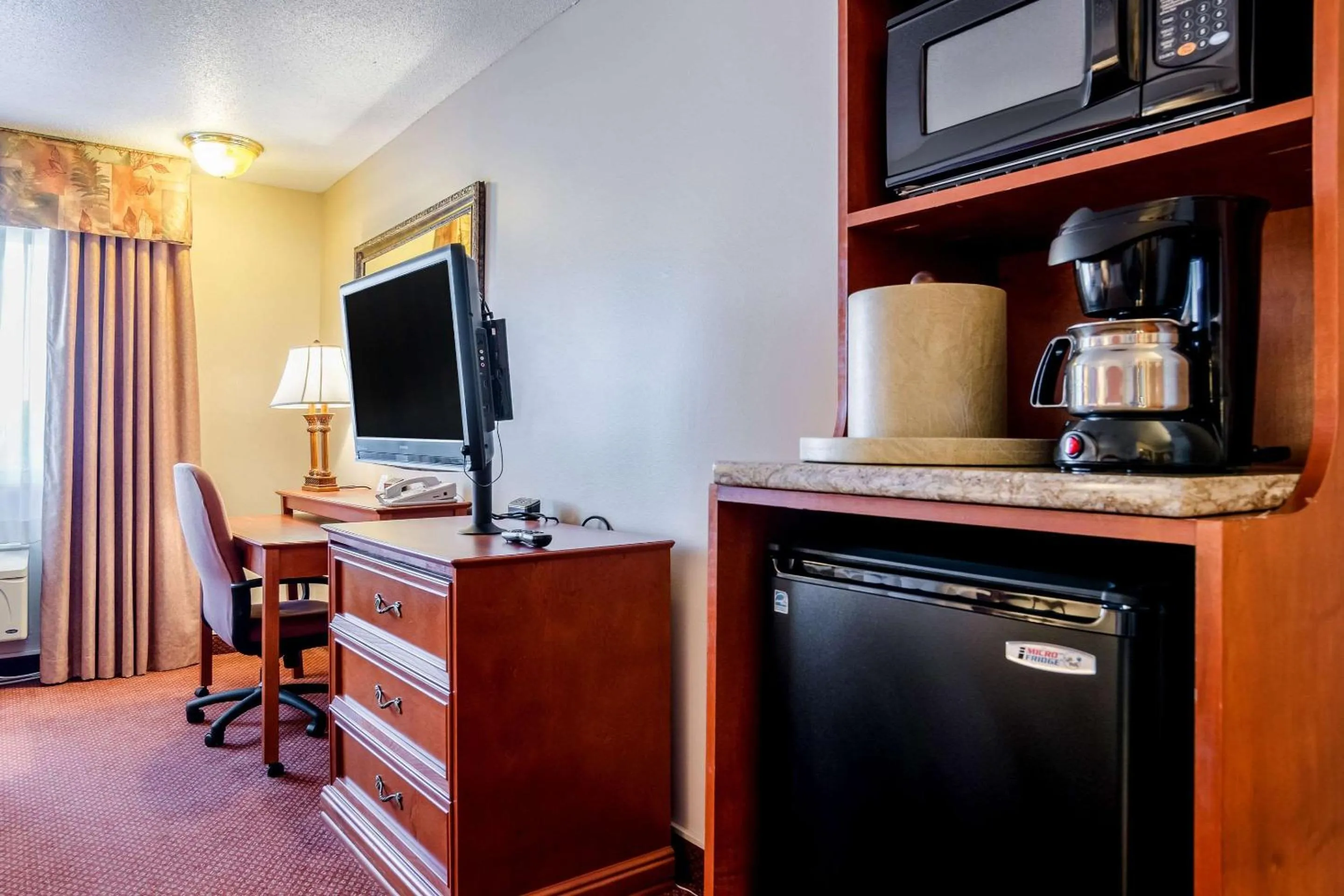 TV and multimedia in Quality Inn Alliance