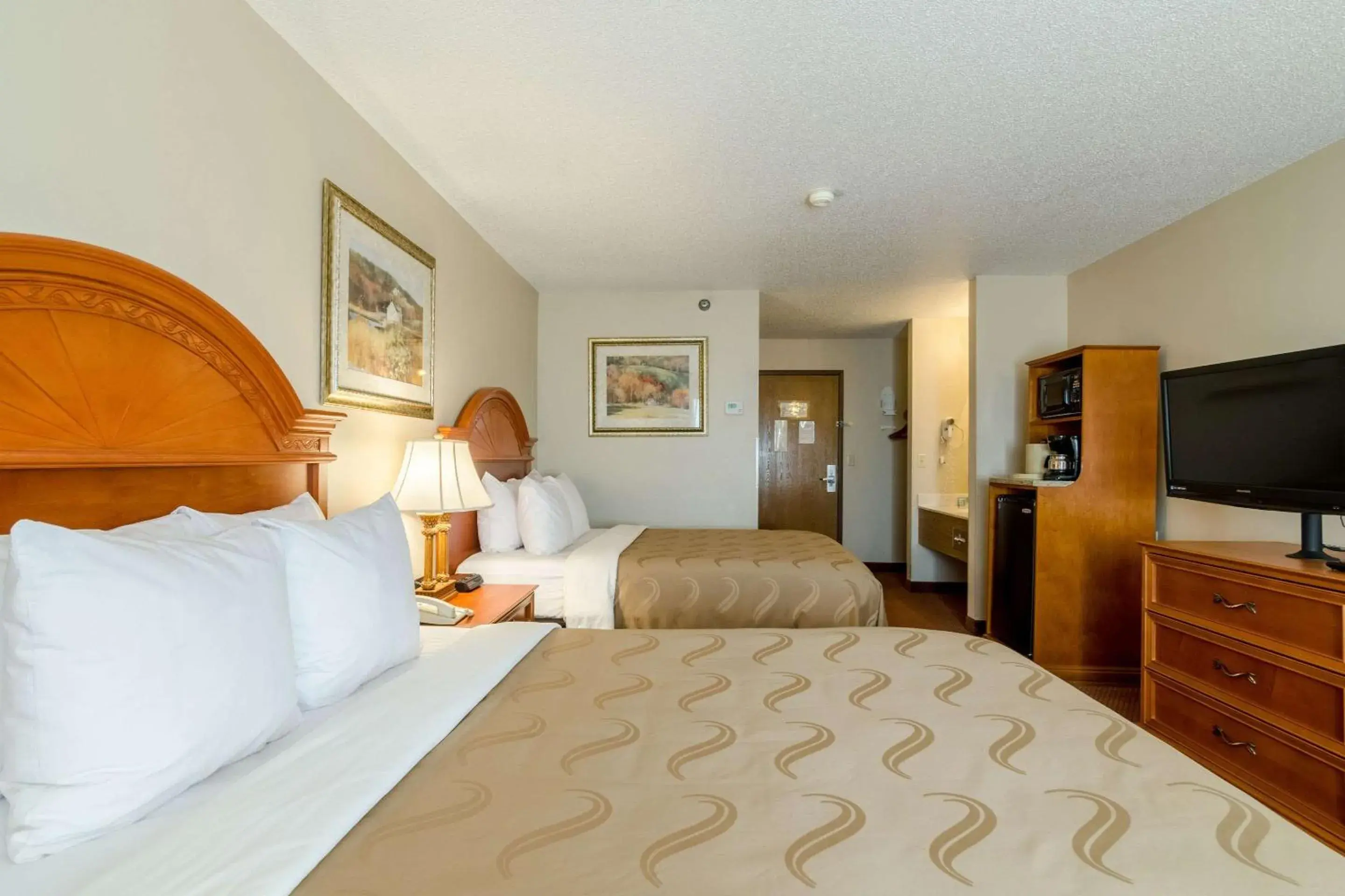 Bedroom, Bed in Quality Inn Alliance Bedroom, Bed in Quality Inn Alliance