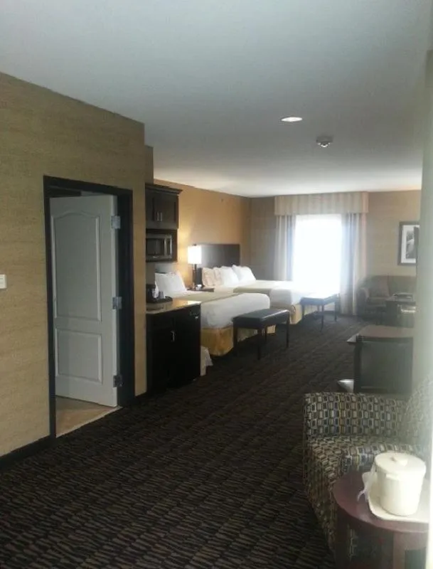 Photo of the whole room, Bed in Holiday Inn Express & Suites Arkadelphia - Caddo Valley by IHG