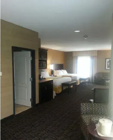 Queen Room with Two Queen Beds - Hearing Accessible/Non-Smoking in Holiday Inn Express & Suites Arkadelphia - Caddo Valley by IHG Queen Room with Two Queen Beds - Hearing Accessible/Non-Smoking in Holiday Inn Express & Suites Arkadelphia - Caddo Valley by IHG