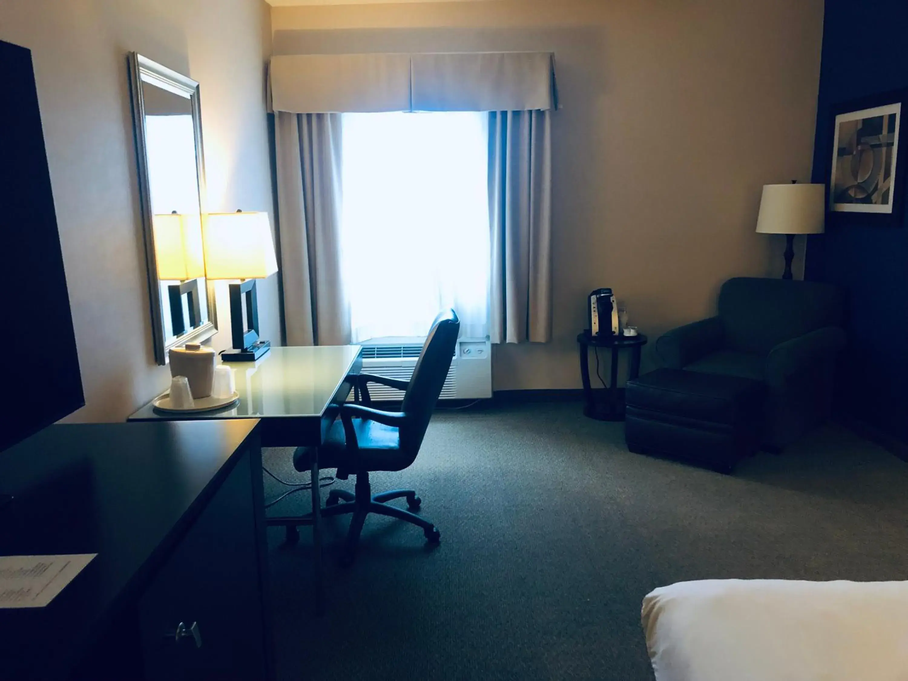 Photo of the whole room in Wingate by Wyndham Ashland Photo of the whole room in Wingate by Wyndham Ashland