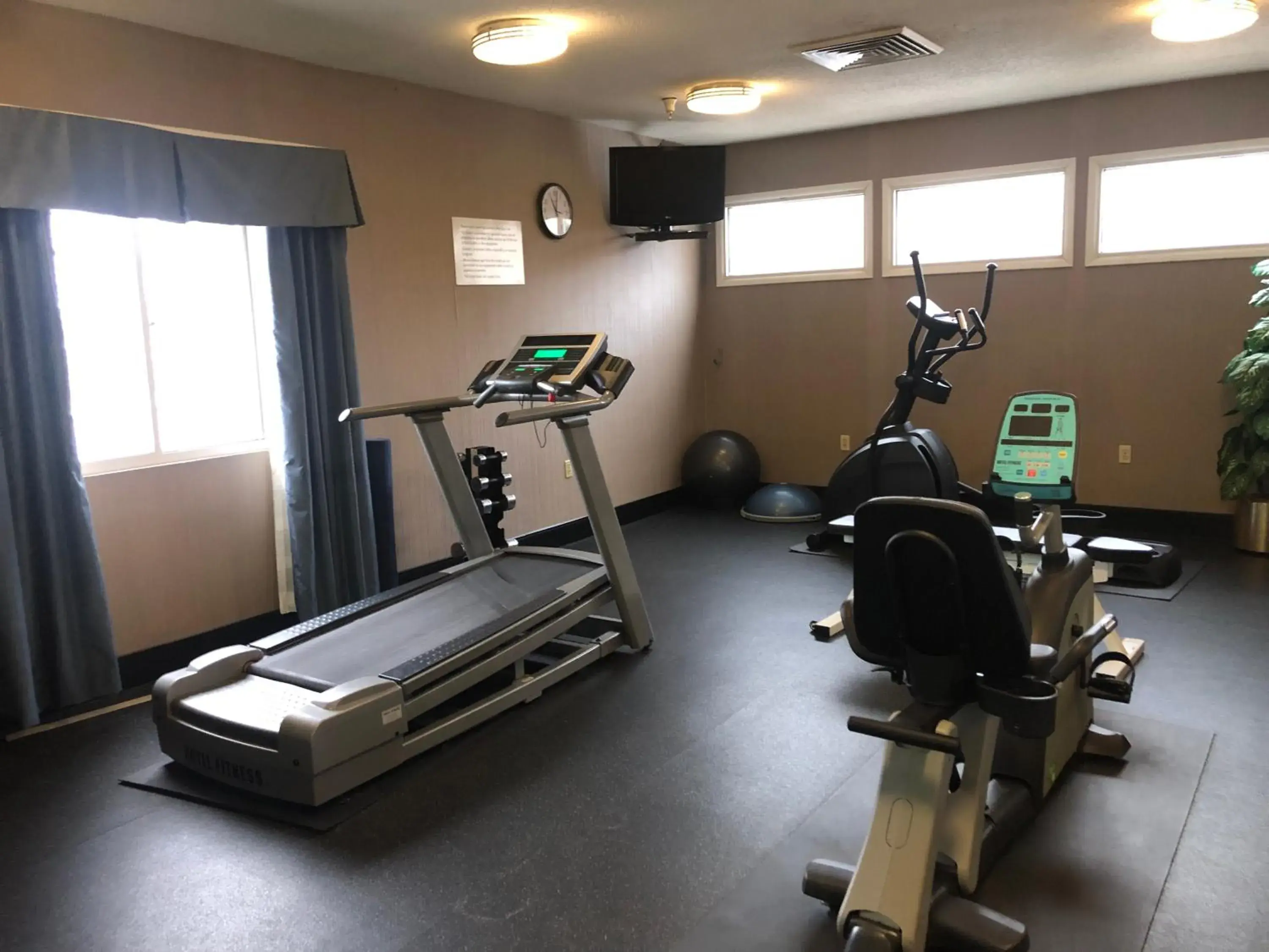 Fitness centre/facilities in Wingate by Wyndham Ashland Fitness centre/facilities in Wingate by Wyndham Ashland
