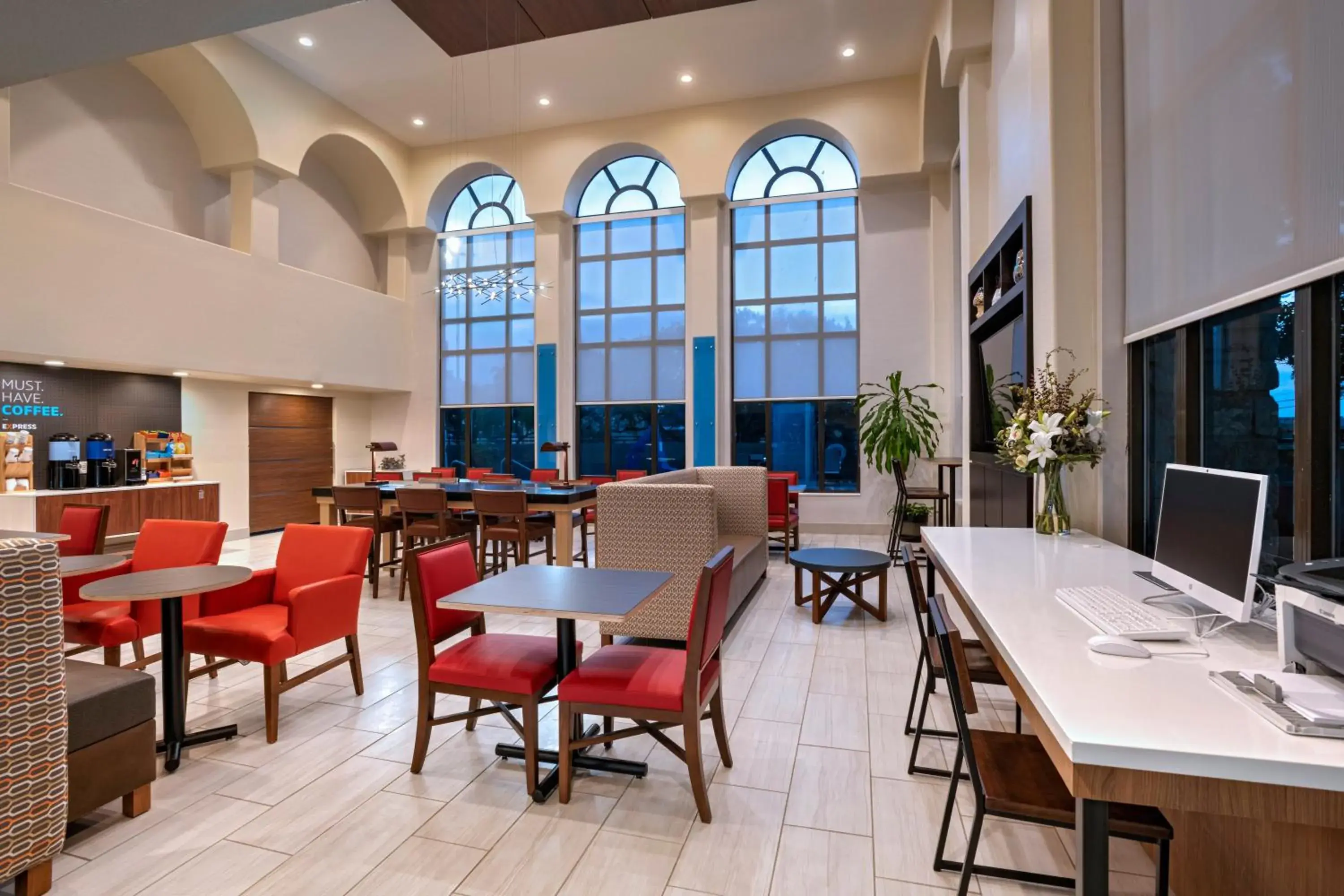 Property building in Holiday Inn Express & Suites Cedar Park (Nw Austin) by IHG Property building in Holiday Inn Express & Suites Cedar Park (Nw Austin) by IHG