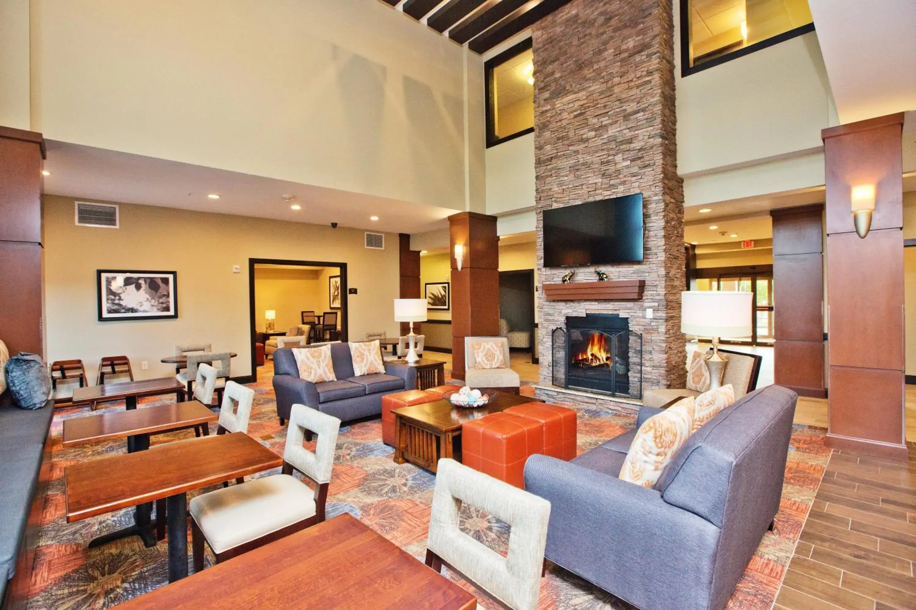 Property building in Staybridge Suites Austin South Interstate Hwy 35 by IHG Property building in Staybridge Suites Austin South Interstate Hwy 35 by IHG
