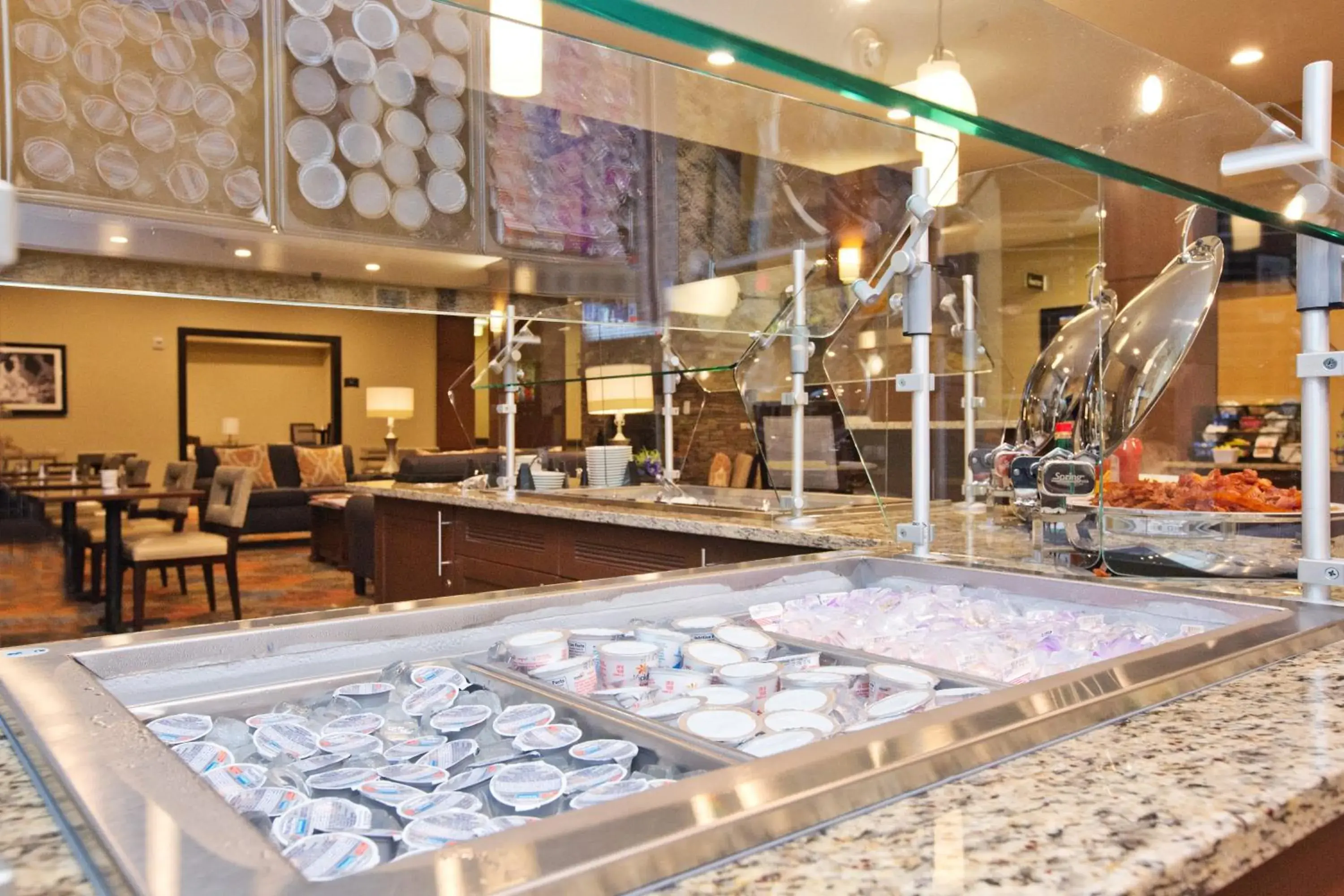Breakfast in Staybridge Suites Austin South Interstate Hwy 35 by IHG Breakfast in Staybridge Suites Austin South Interstate Hwy 35 by IHG