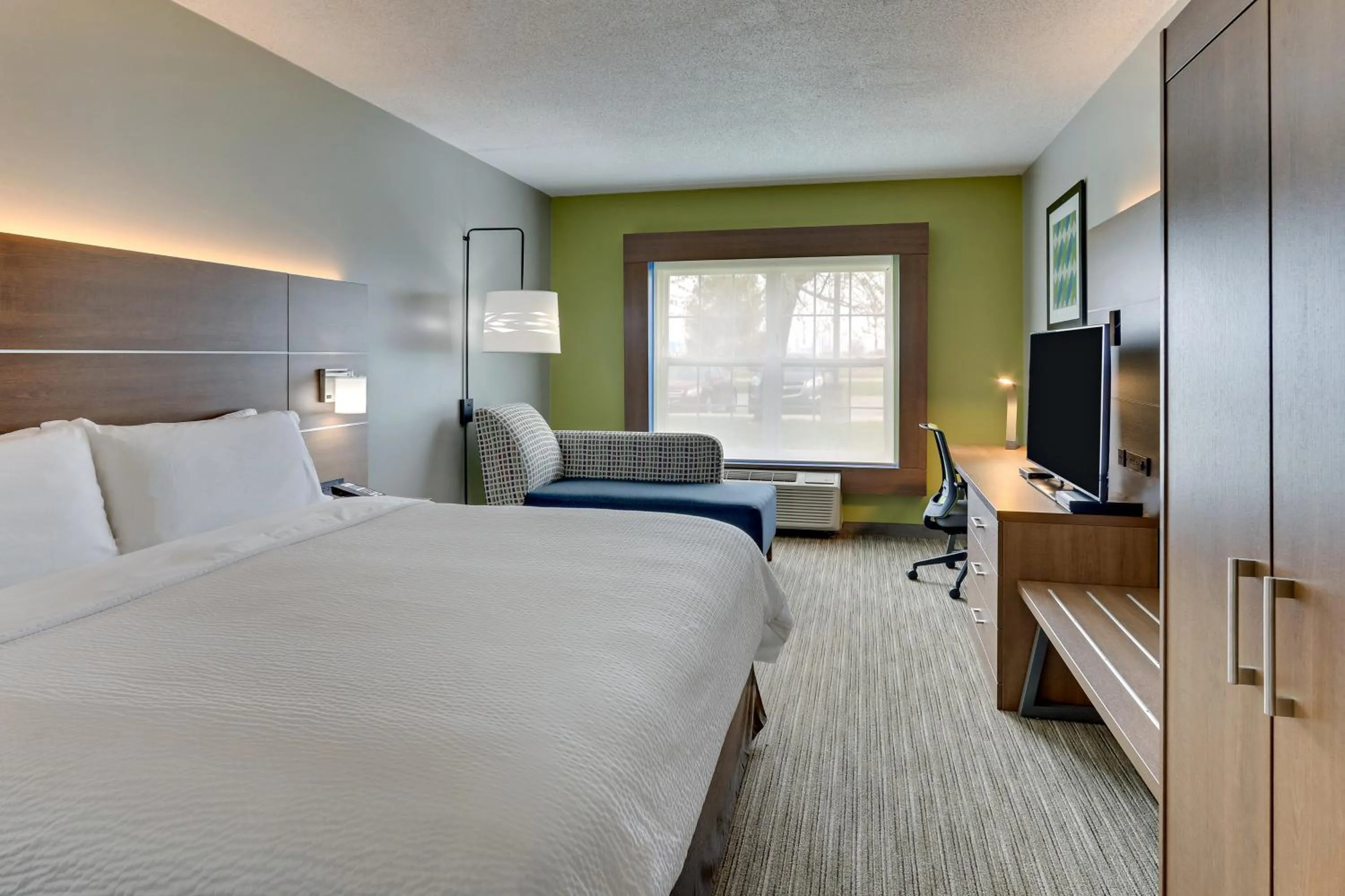 Photo of the whole room, Bed in Holiday Inn Express & Suites Bad Axe by IHG