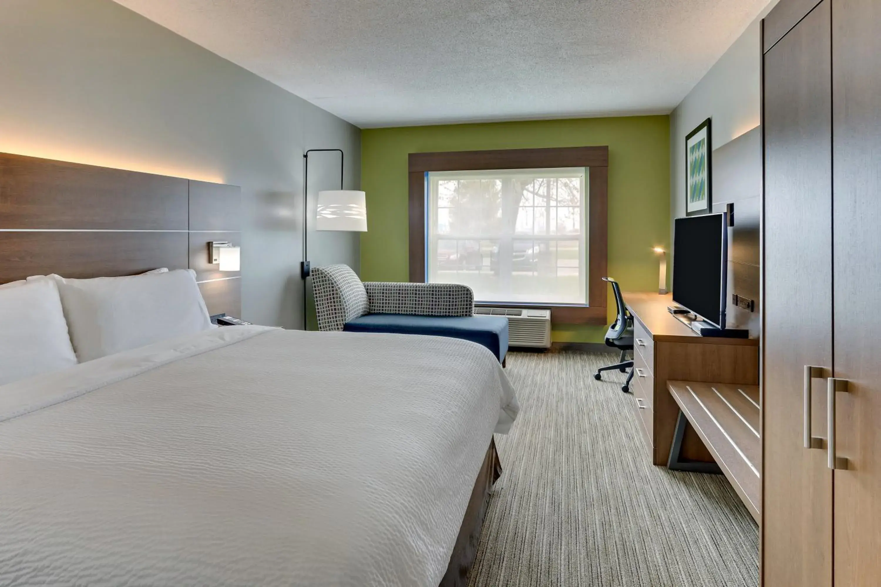 Photo of the whole room, Bed in Holiday Inn Express & Suites Bad Axe by IHG Photo of the whole room, Bed in Holiday Inn Express & Suites Bad Axe by IHG