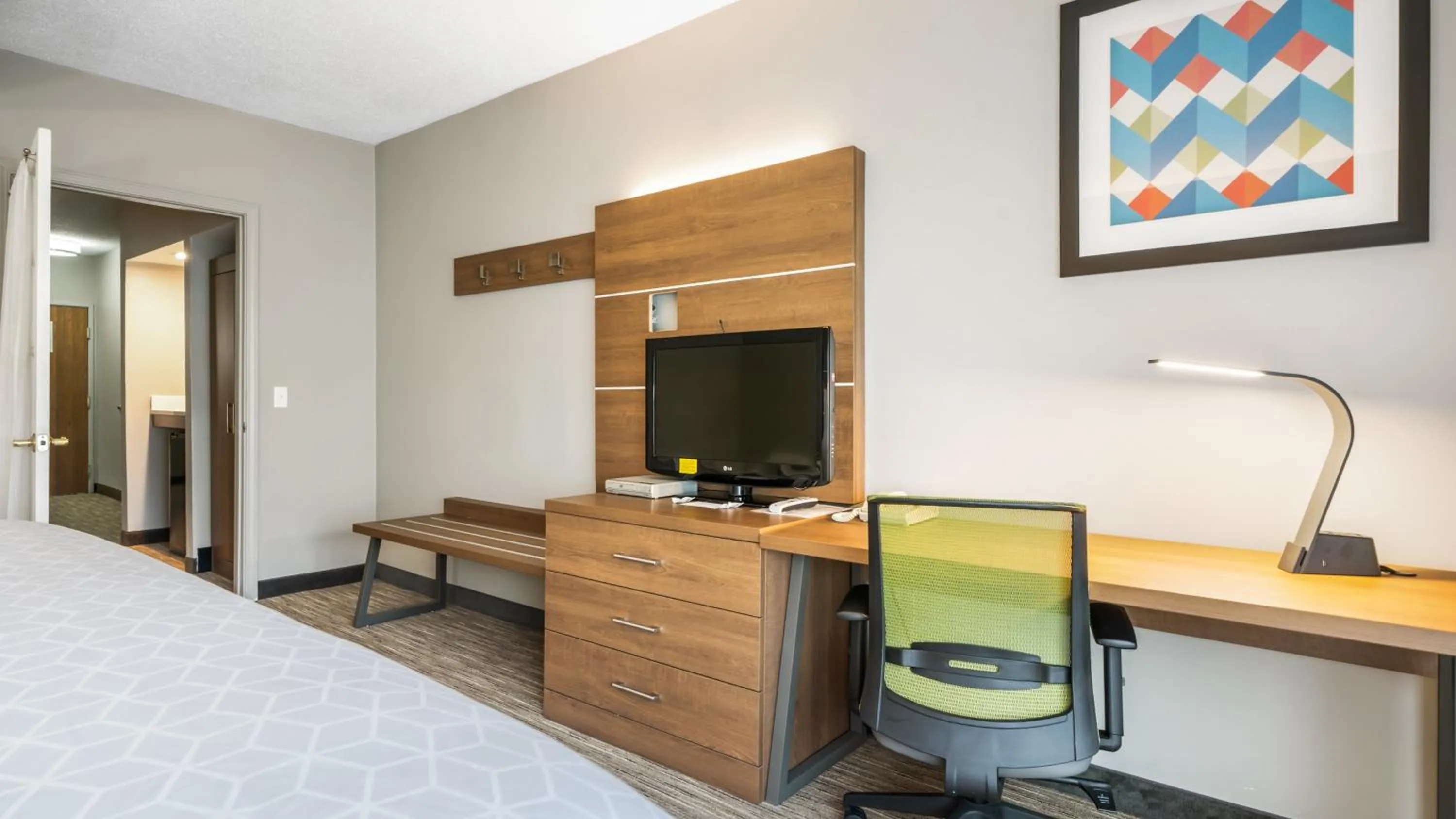 Photo of the whole room, Bed in Holiday Inn Express & Suites Bad Axe by IHG