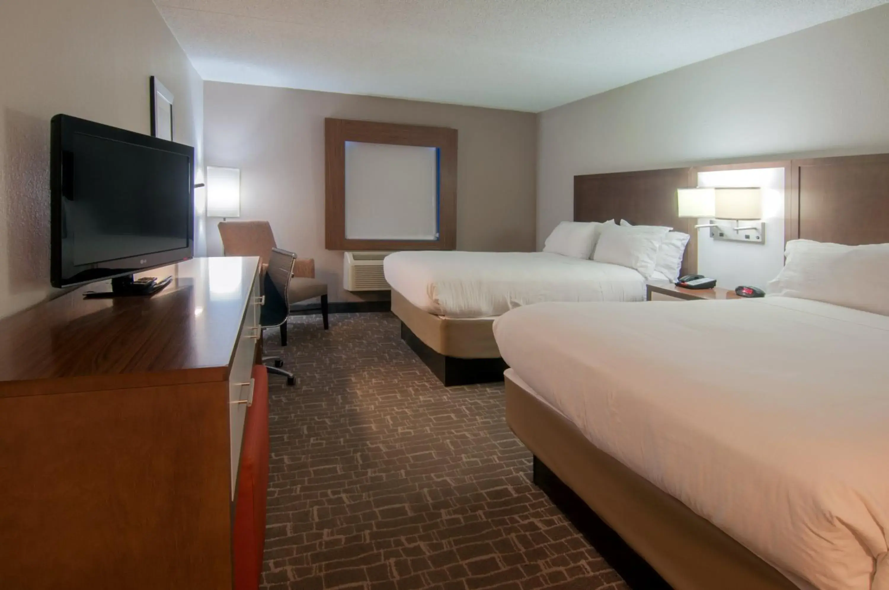 Standard Queen Room with Two Queen Beds in Holiday Inn Express & Suites Nashville-I-40 & I-24(Spence Lane) by IHG Standard Queen Room with Two Queen Beds in Holiday Inn Express & Suites Nashville-I-40 & I-24(Spence Lane) by IHG